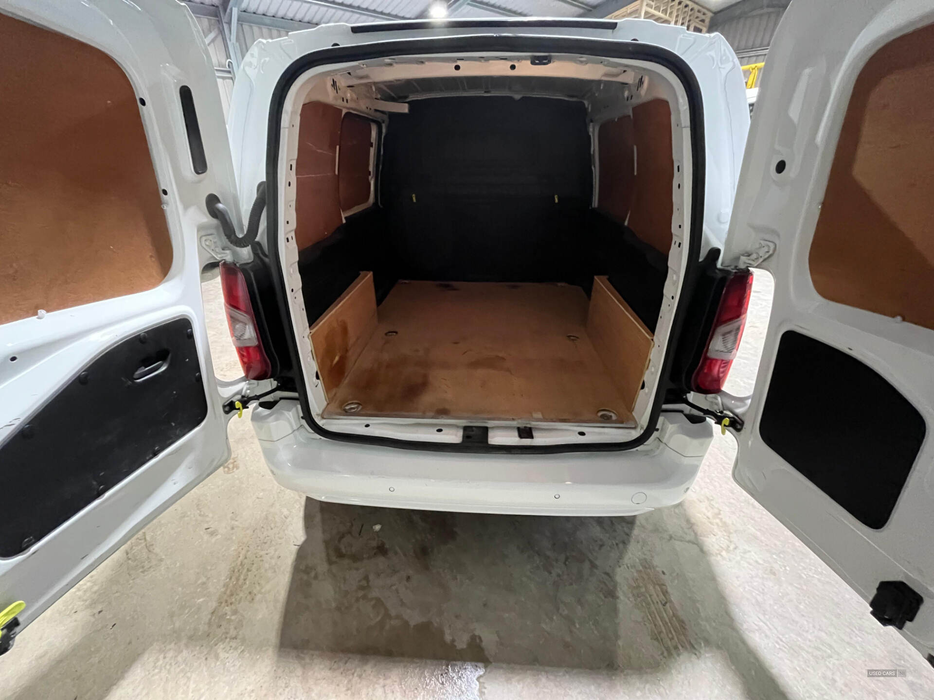 Jan 2021 Vauxhall Combo 2000 1.5 Turbo D 100ps H1 Sportive Van