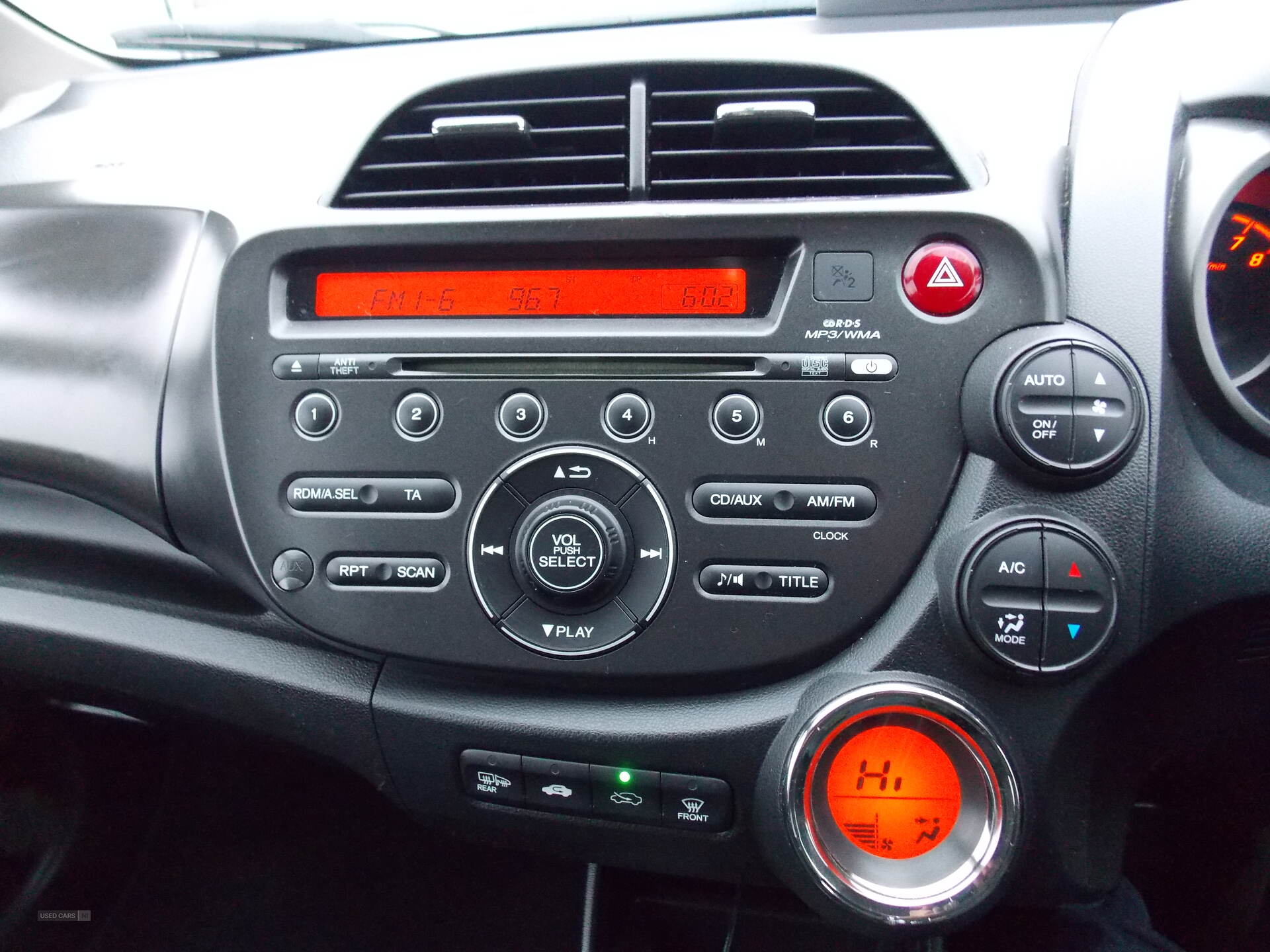 Sep 2013 Honda Jazz 1.4 i-VTEC ES Plus 5dr CVT
