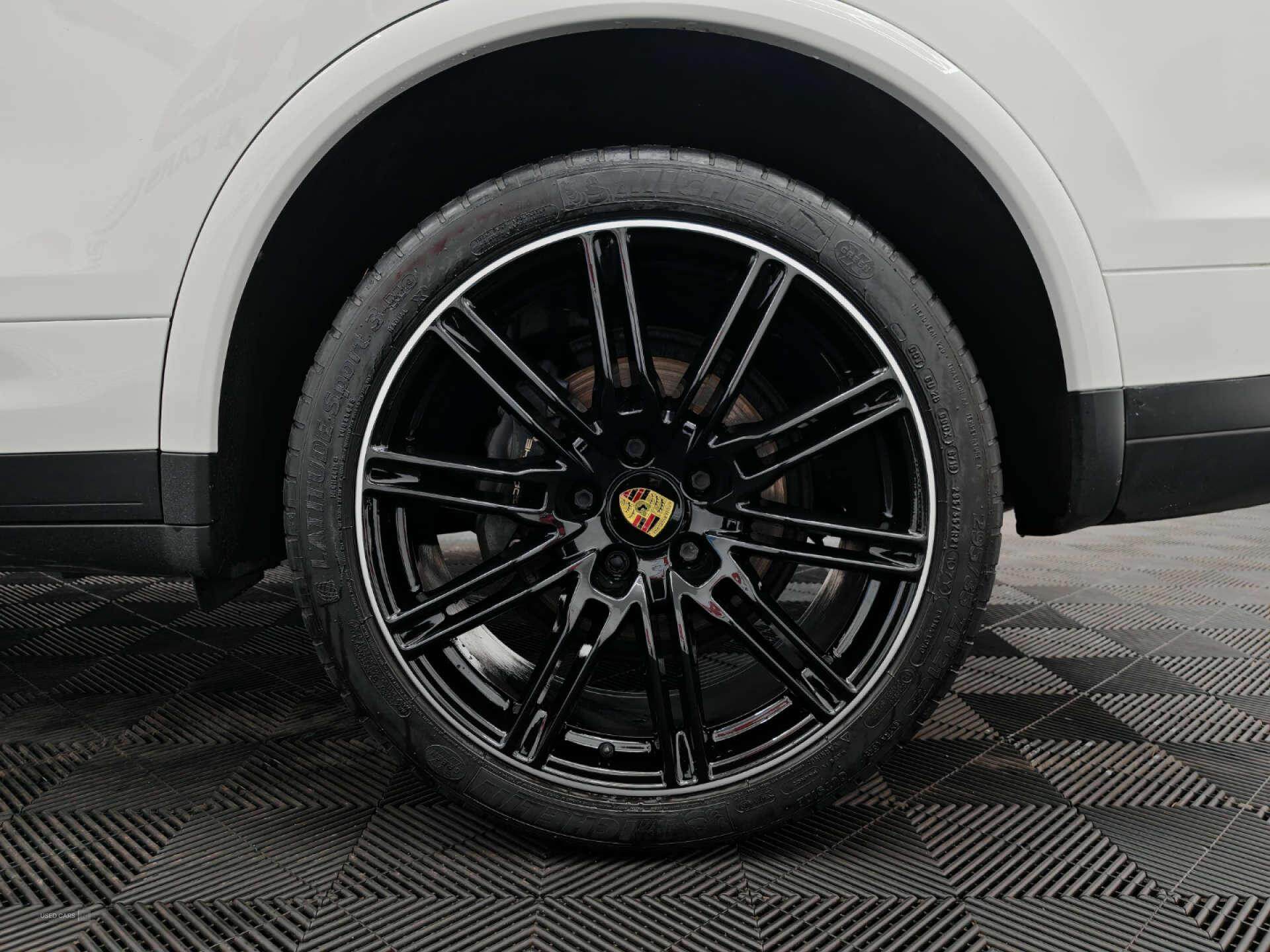 Apr 2018 Porsche Cayenne Platinum Edition Diesel 5dr Tiptronic S