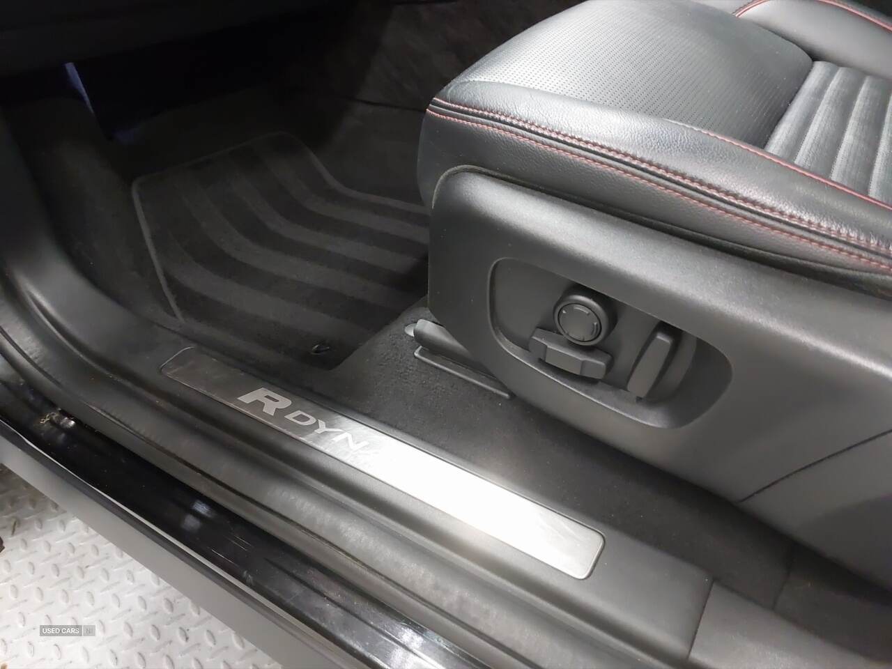 May 2021 Land Rover Discovery Sport 1.5 P300e R-Dynamic SE 5dr Auto [5 Seat]
