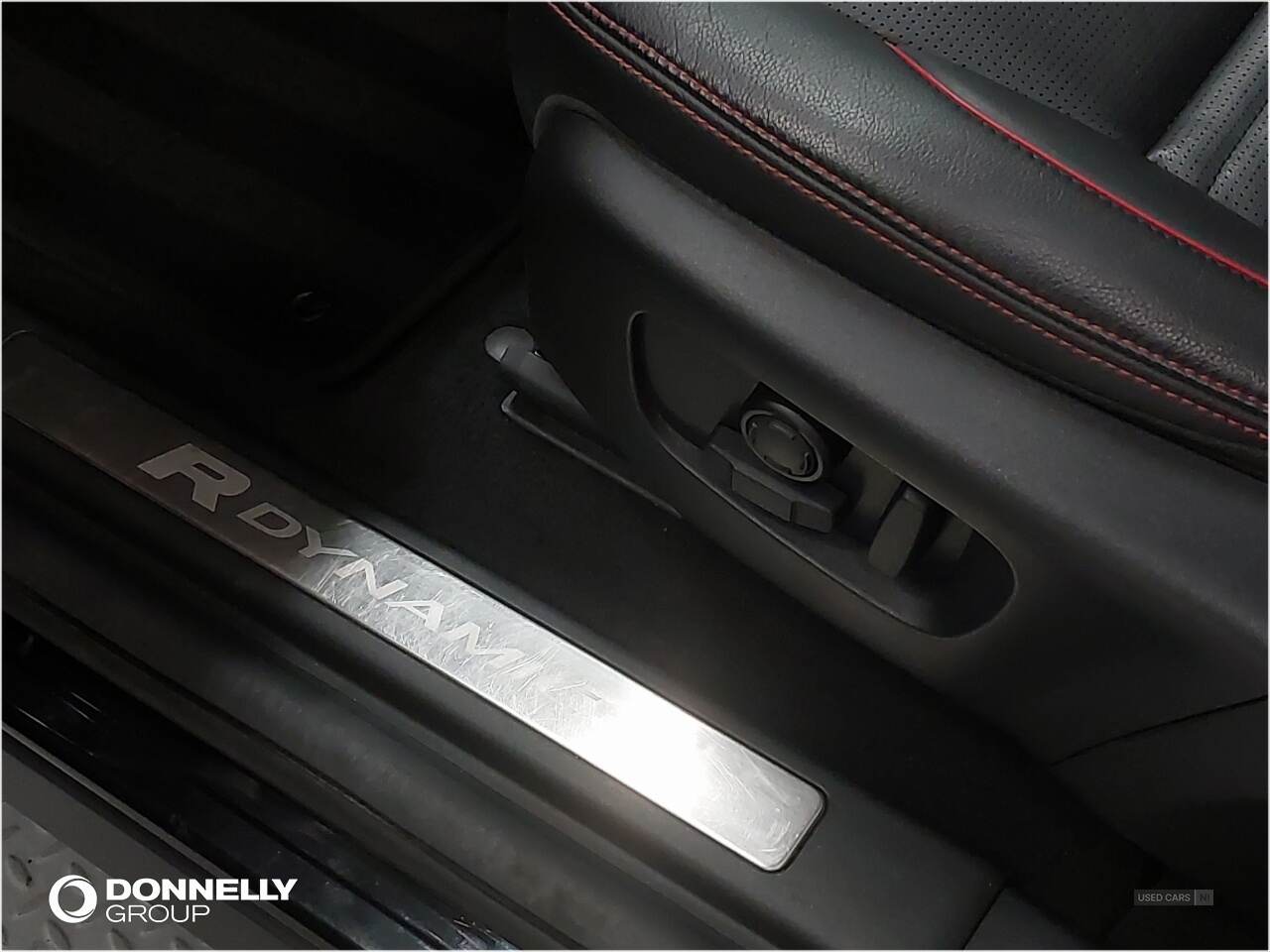 May 2021 Land Rover Discovery Sport 1.5 P300e R-Dynamic SE 5dr Auto [5 Seat]