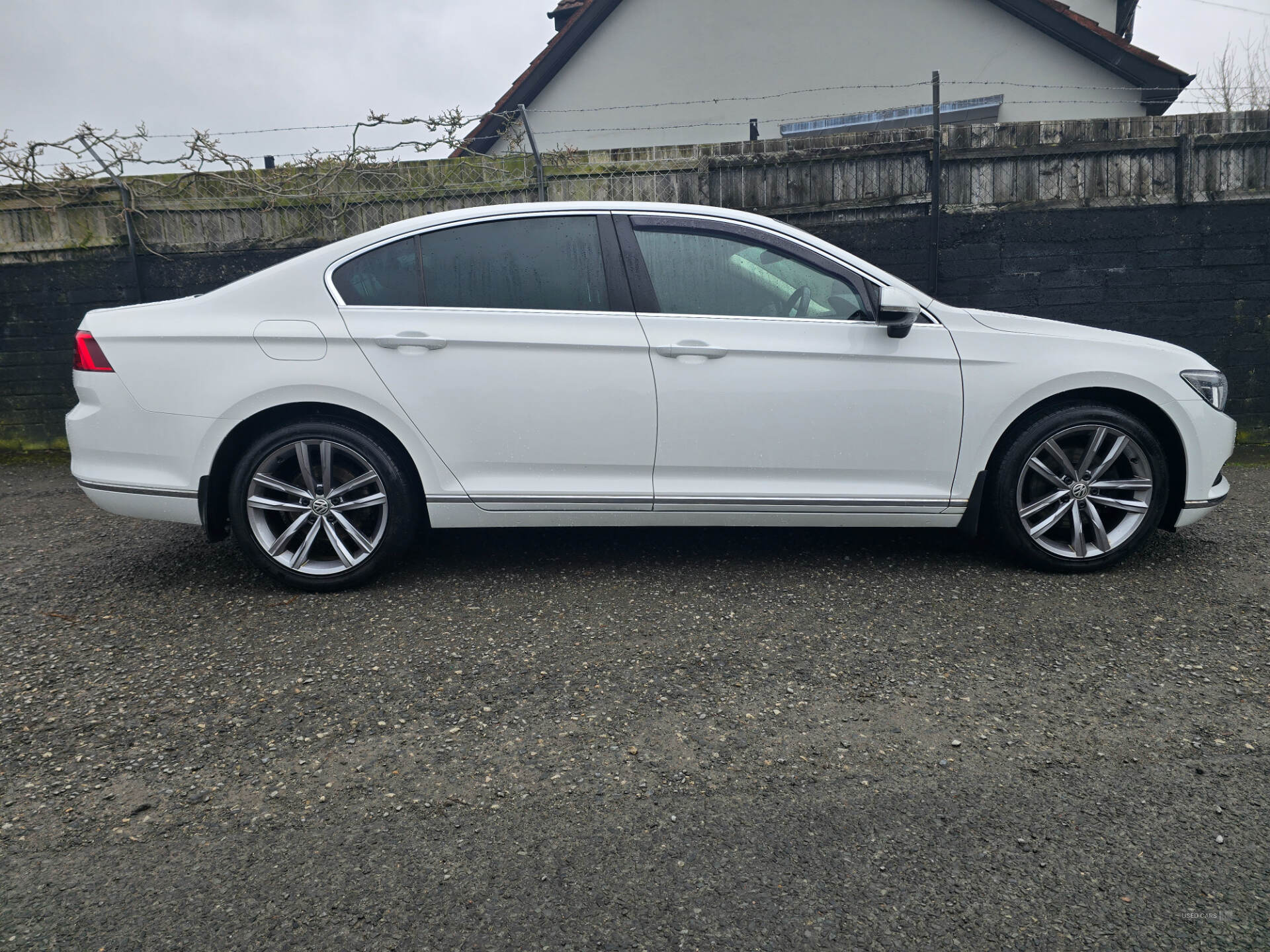 Volkswagen Passat DIESEL SALOON in Down