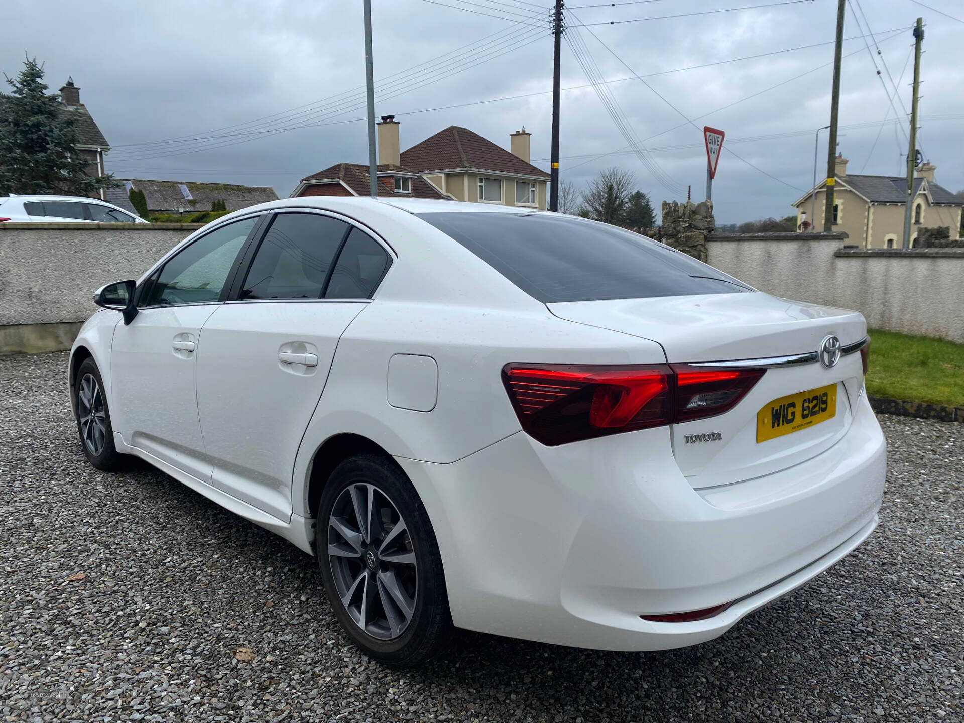 Apr 2016 Toyota Avensis 1.6D Active 4dr
