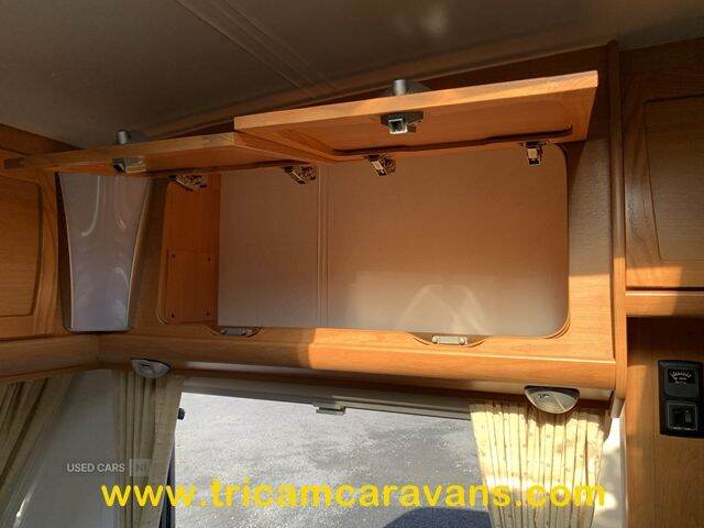 2008 Lunar Clubman EB Fixed End Bed 4 Berth