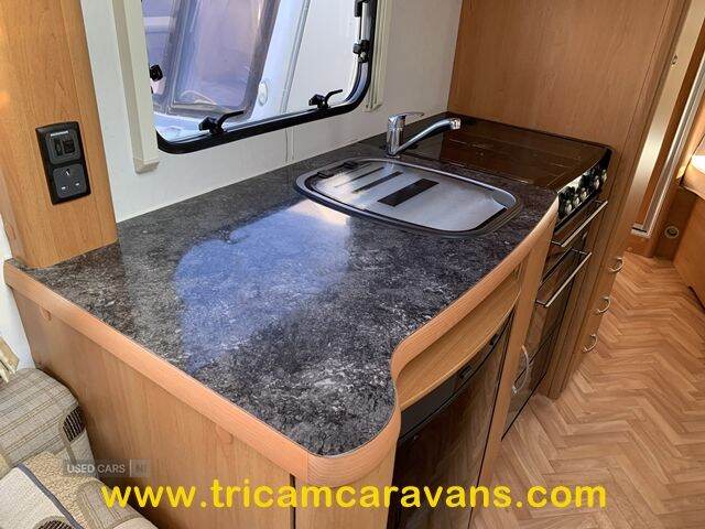 2008 Lunar Clubman EB Fixed End Bed 4 Berth
