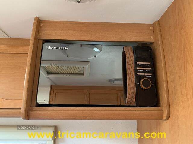 2008 Lunar Clubman EB Fixed End Bed 4 Berth