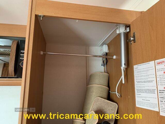 2008 Lunar Clubman EB Fixed End Bed 4 Berth