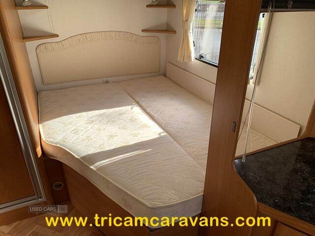 2008 Lunar Clubman EB Fixed End Bed 4 Berth