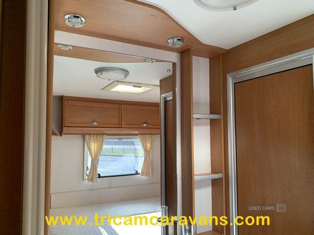 2008 Lunar Clubman EB Fixed End Bed 4 Berth