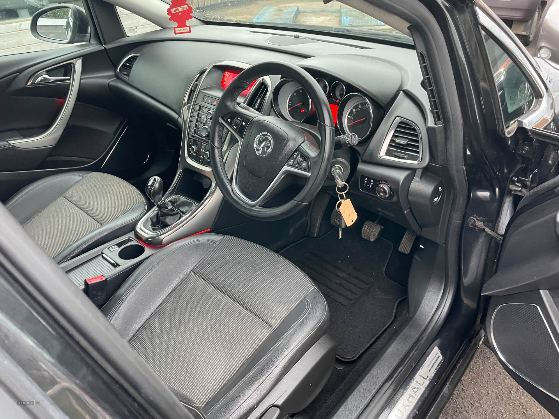 Jan 2012 Vauxhall Astra 2.0 CDTi 16V ecoFLEX SE [165] 5dr