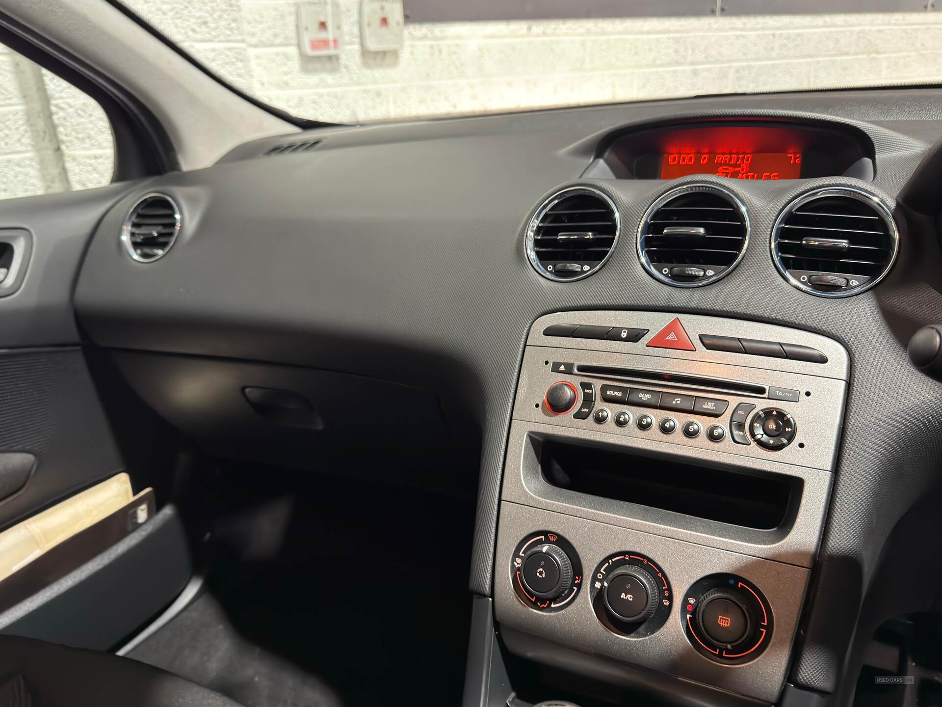 Apr 2009 Peugeot 308 1.6 HDi 110 S 5dr