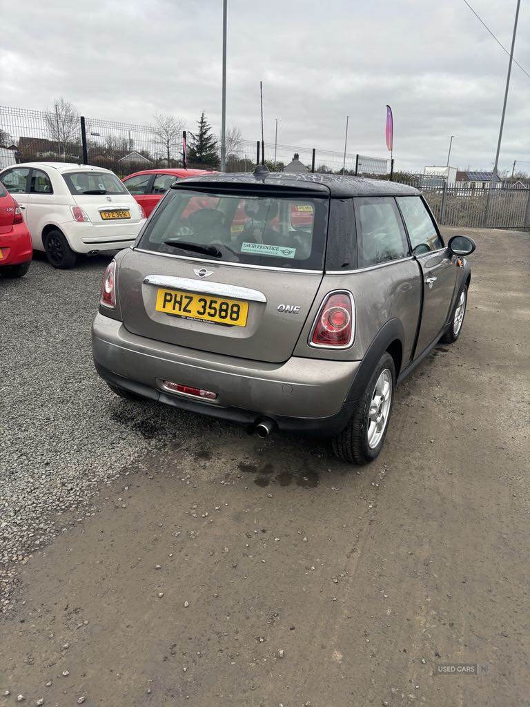 Aug 2012 MINI Hatch 1.6 One 3dr