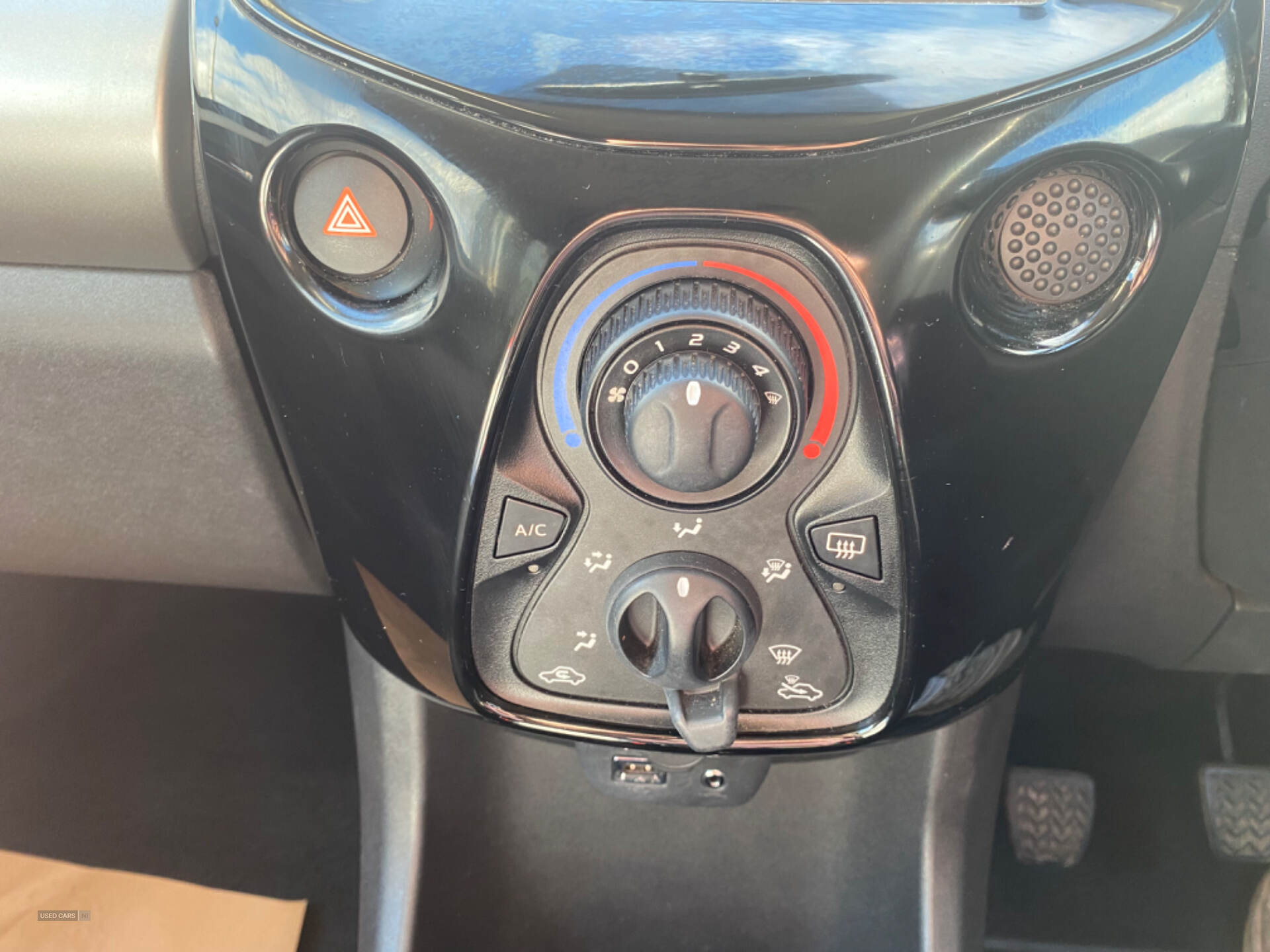 Jan 2016 Citroen C1 1.2 PureTech Flair 5dr