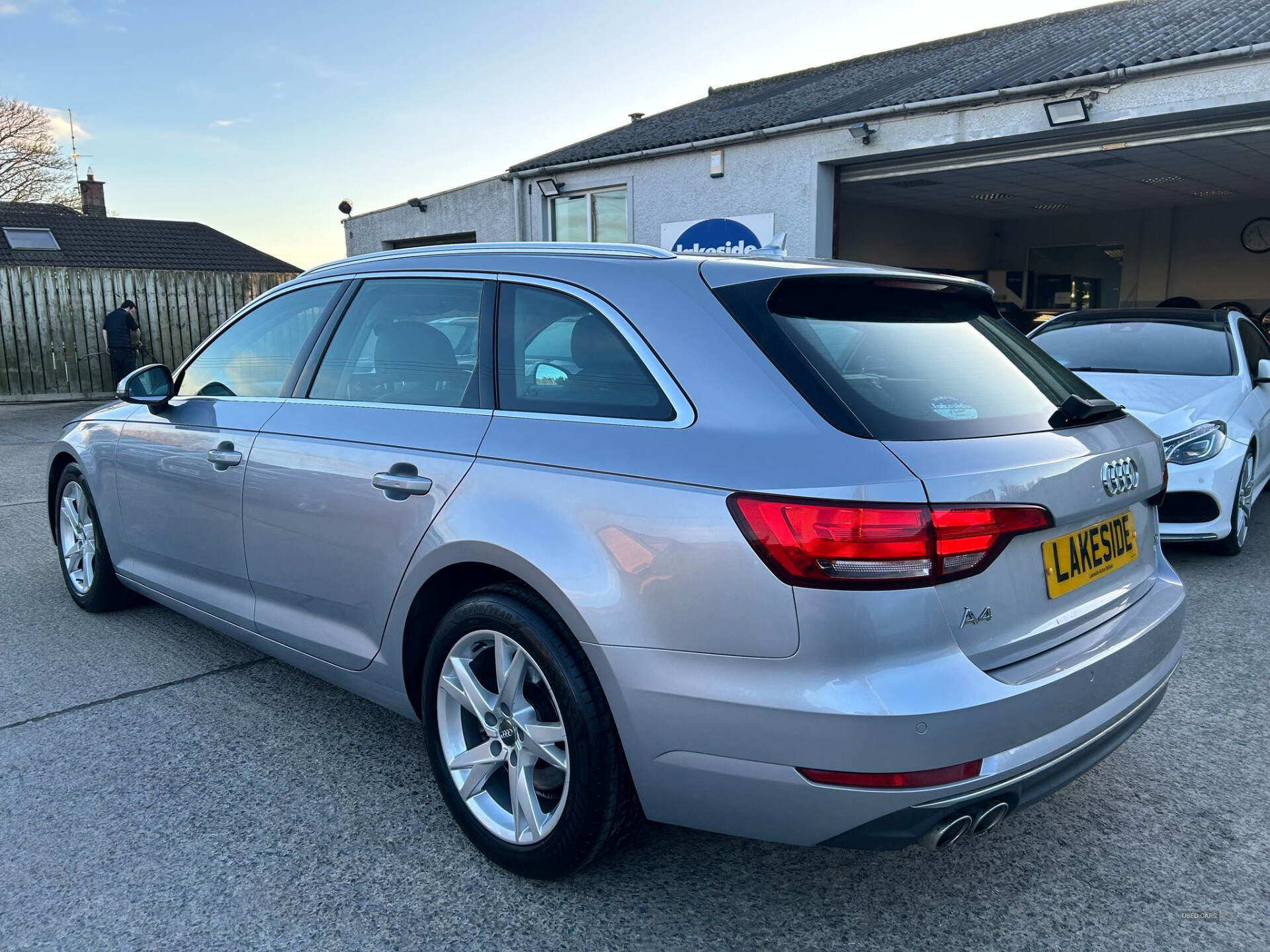 Audi A4 DIESEL AVANT in Down