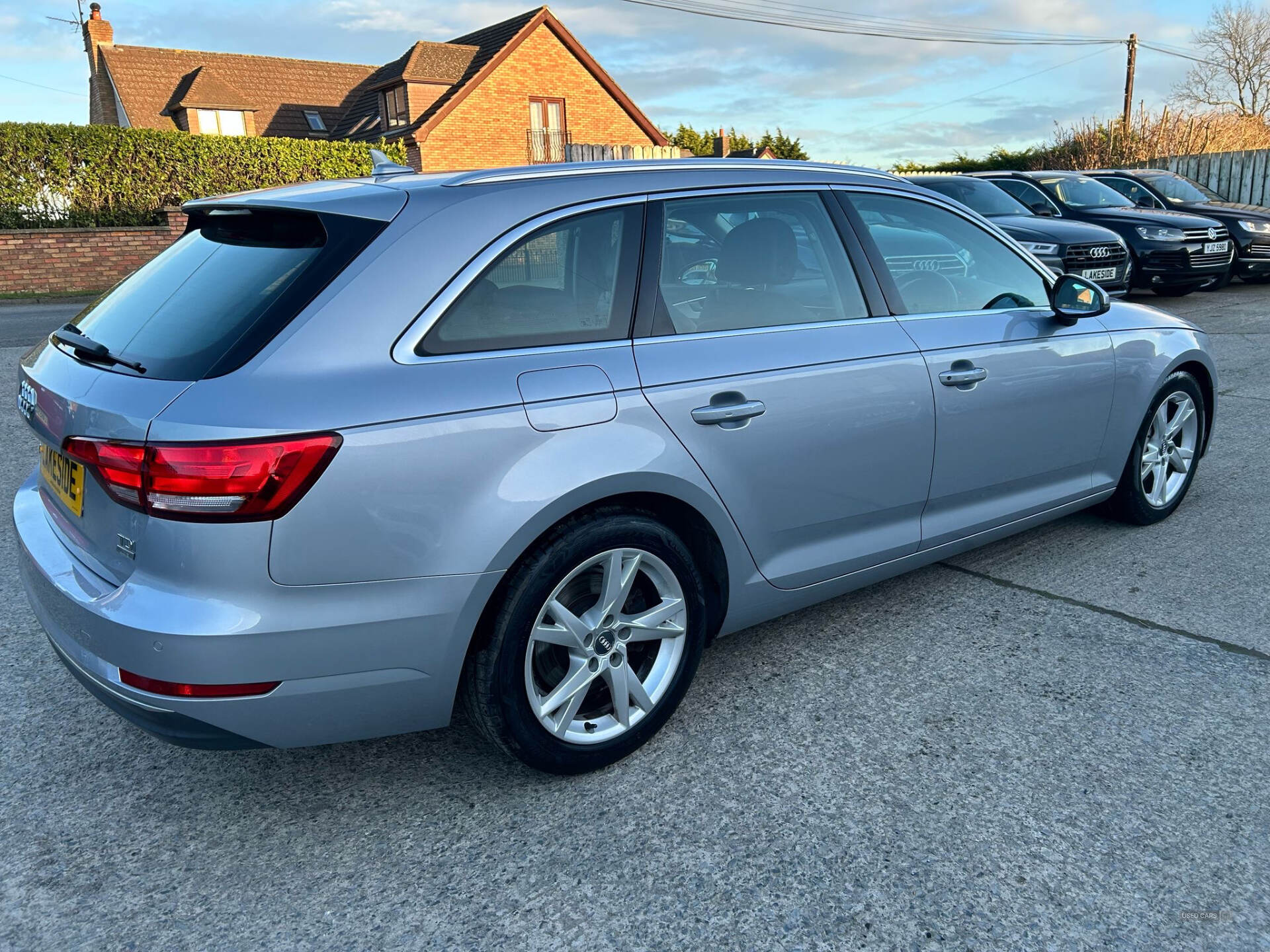 Audi A4 DIESEL AVANT in Down