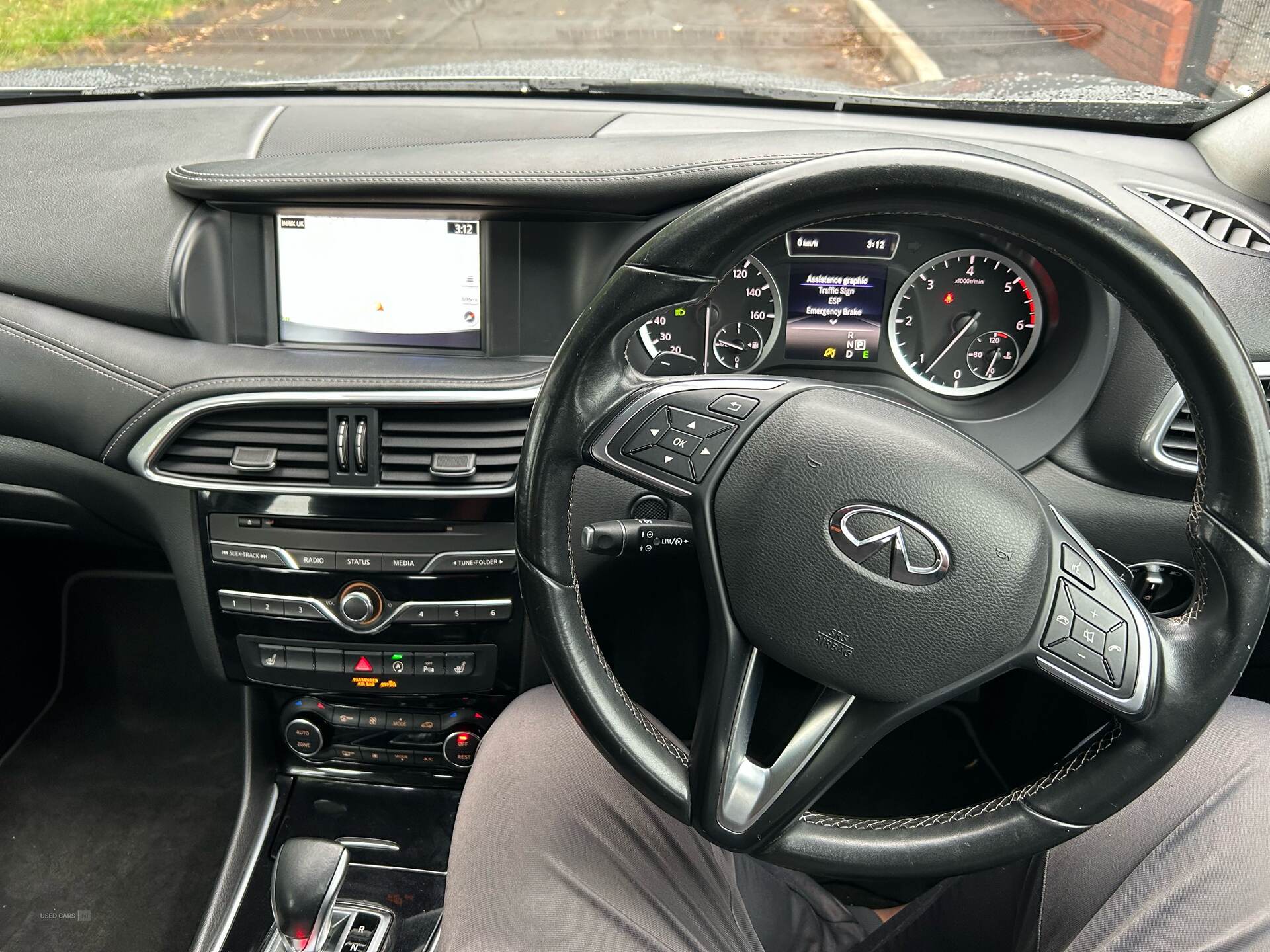 Apr 2016 Infiniti Q30 2.2d Premium 5dr DCT