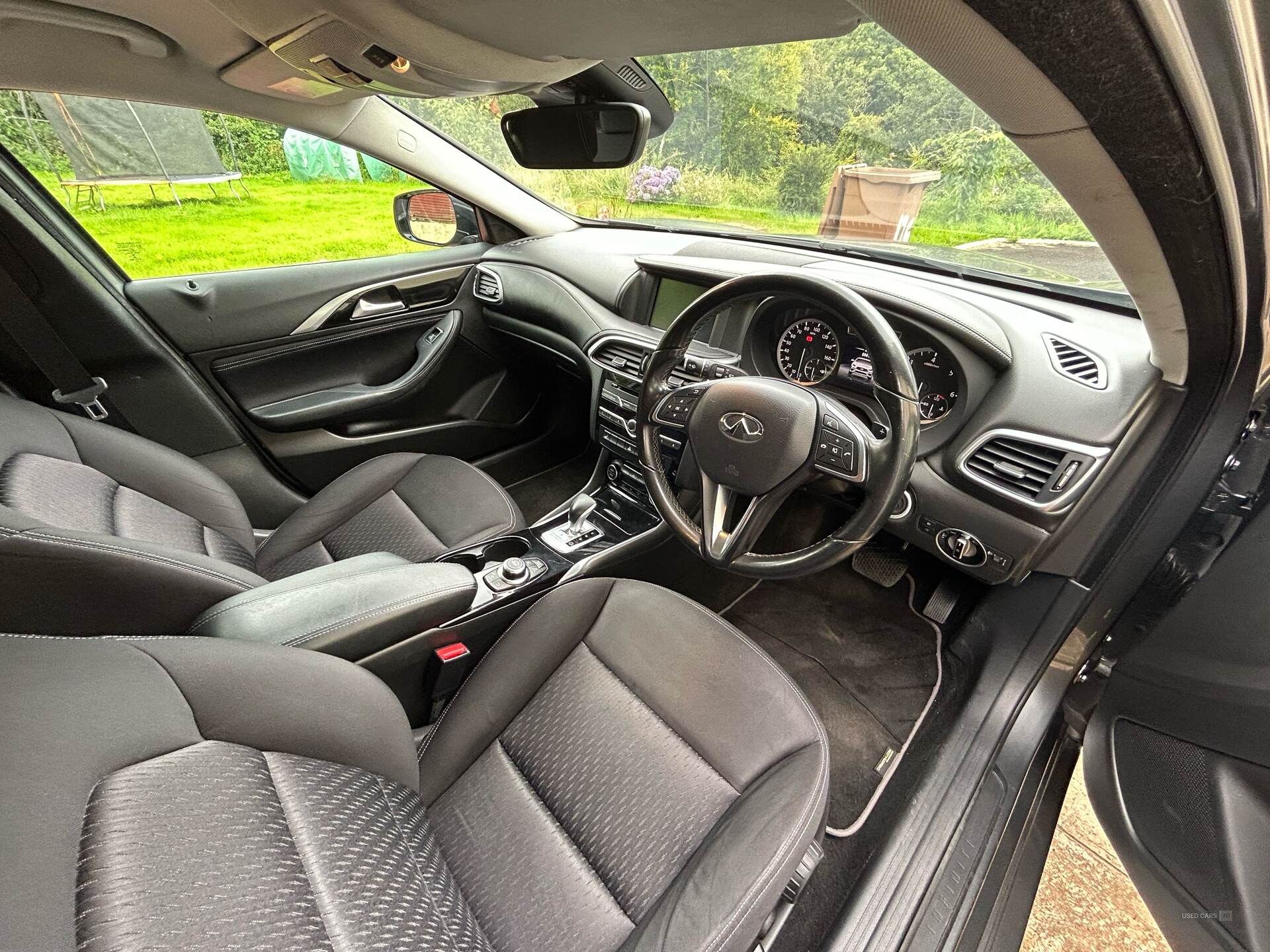 Apr 2016 Infiniti Q30 2.2d Premium 5dr DCT
