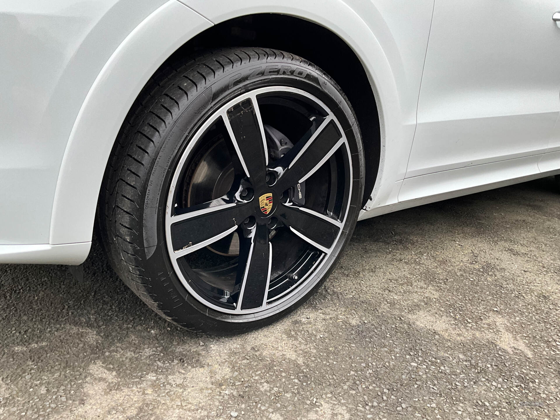 Jan 2023 Porsche Cayenne Coupe E-Hybrid Platinum Edition 5dr Tiptronic S