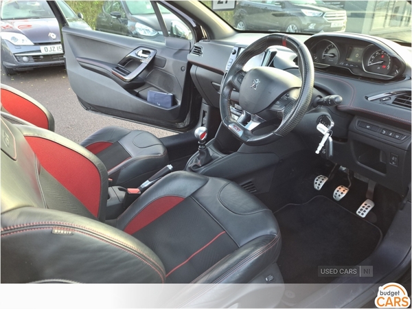 Peugeot 208 HATCHBACK in Down