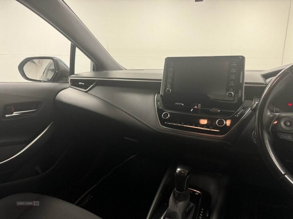 Jan 2021 Toyota Corolla 1.8 VVT-i Hybrid Icon Tech 5dr CVT