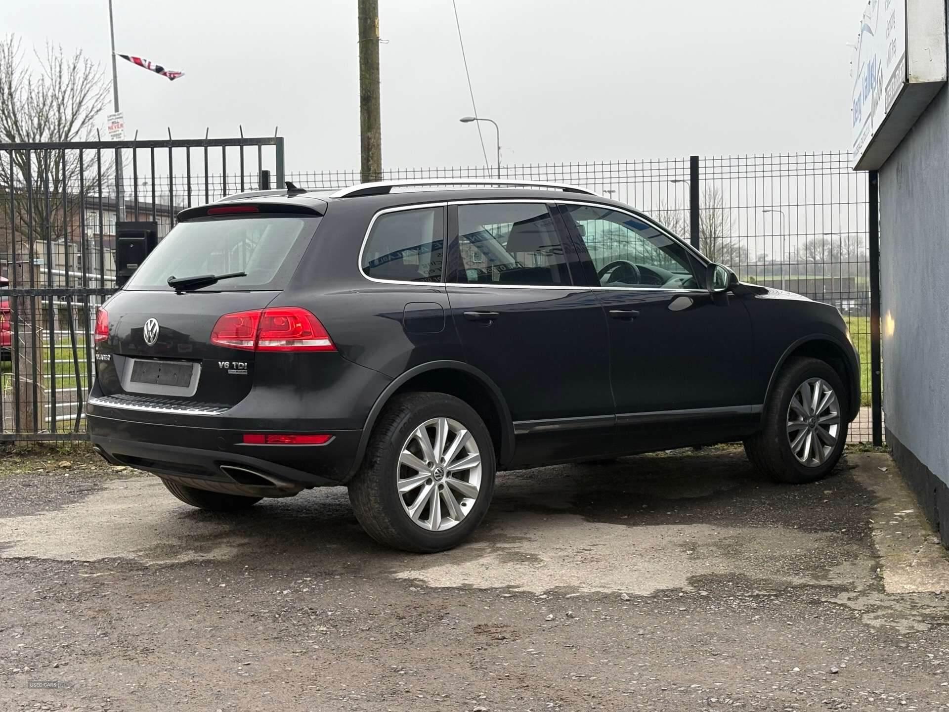 Dec 2013 Volkswagen Touareg 3.0 V6 TDI SE 5dr Tip Auto