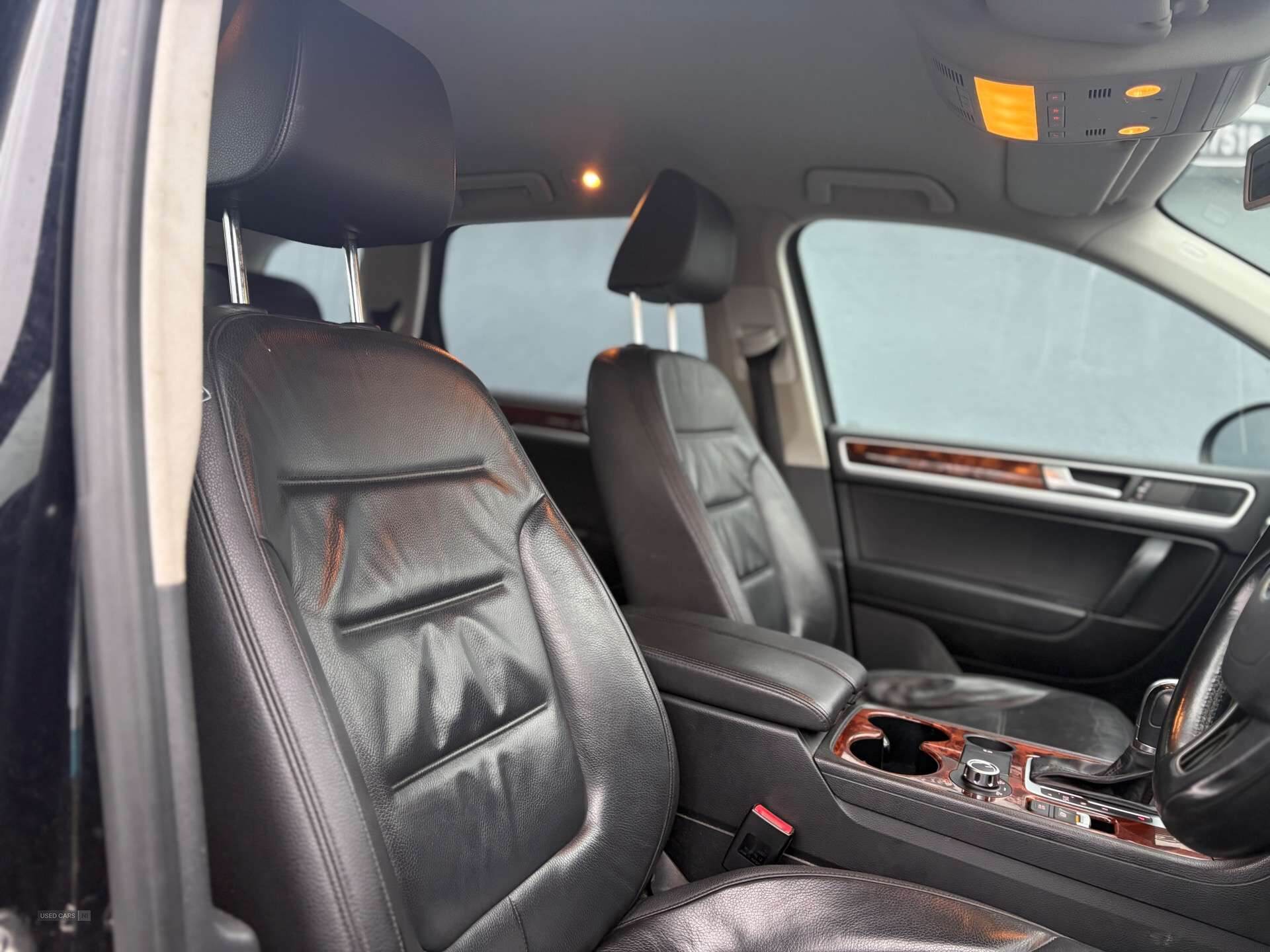 Dec 2013 Volkswagen Touareg 3.0 V6 TDI SE 5dr Tip Auto