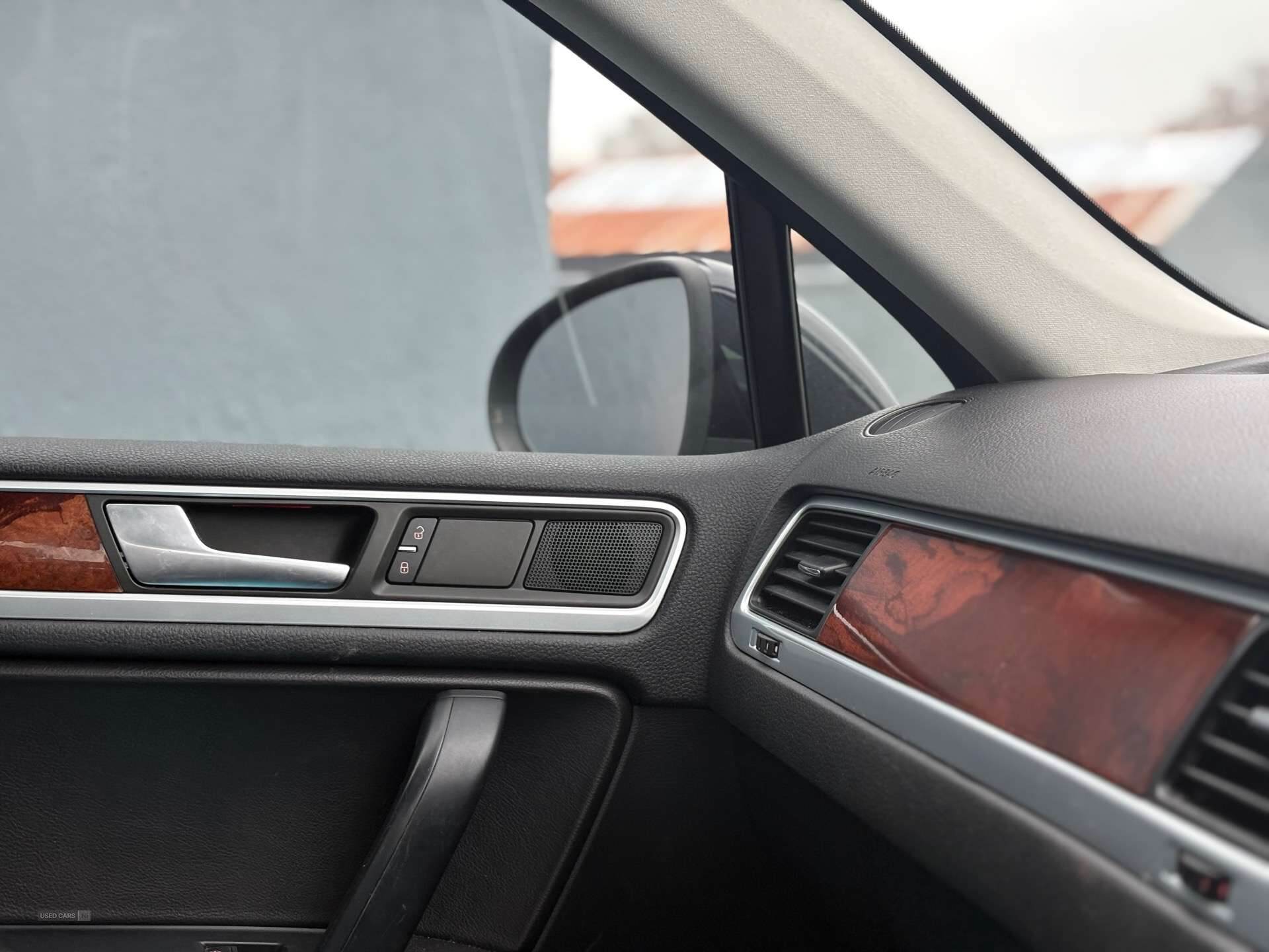 Dec 2013 Volkswagen Touareg 3.0 V6 TDI SE 5dr Tip Auto