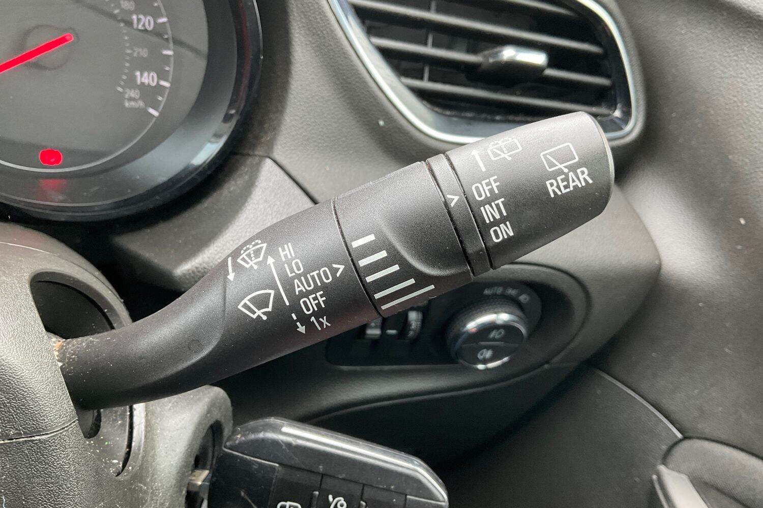 Oct 2019 Vauxhall Grandland X 1.2 Turbo SE 5dr