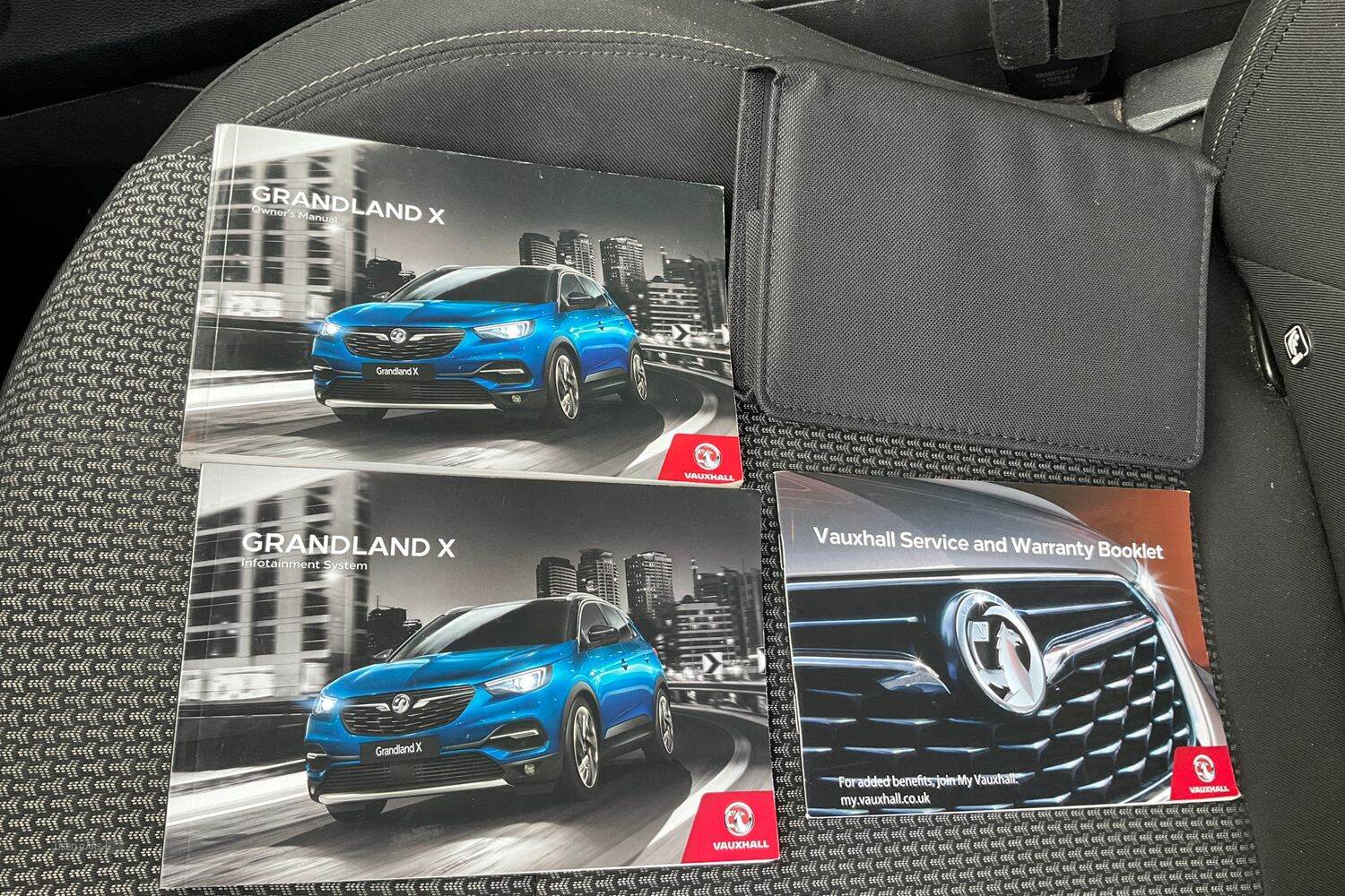 Oct 2019 Vauxhall Grandland X 1.2 Turbo SE 5dr