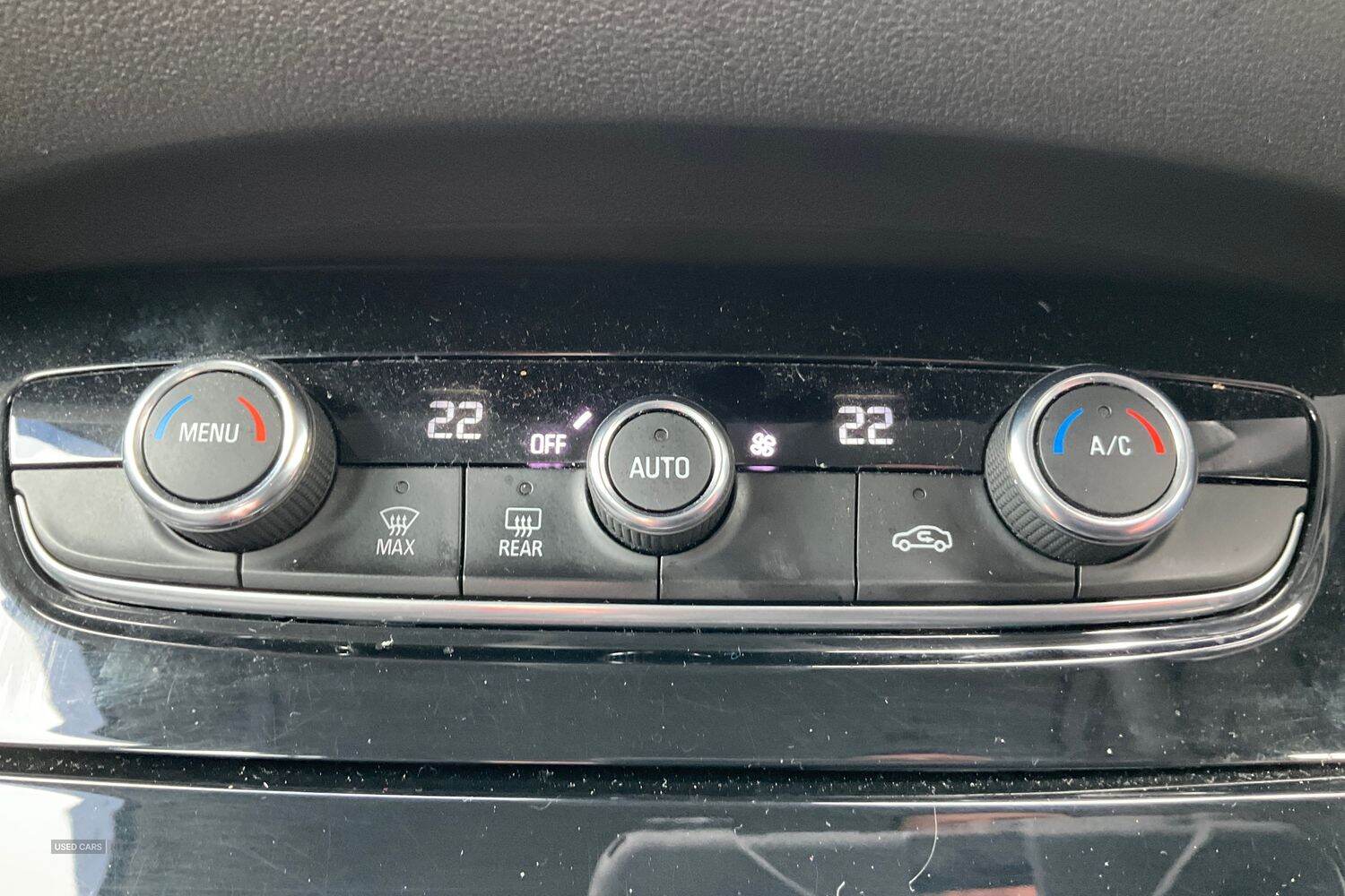 Oct 2019 Vauxhall Grandland X 1.2 Turbo SE 5dr