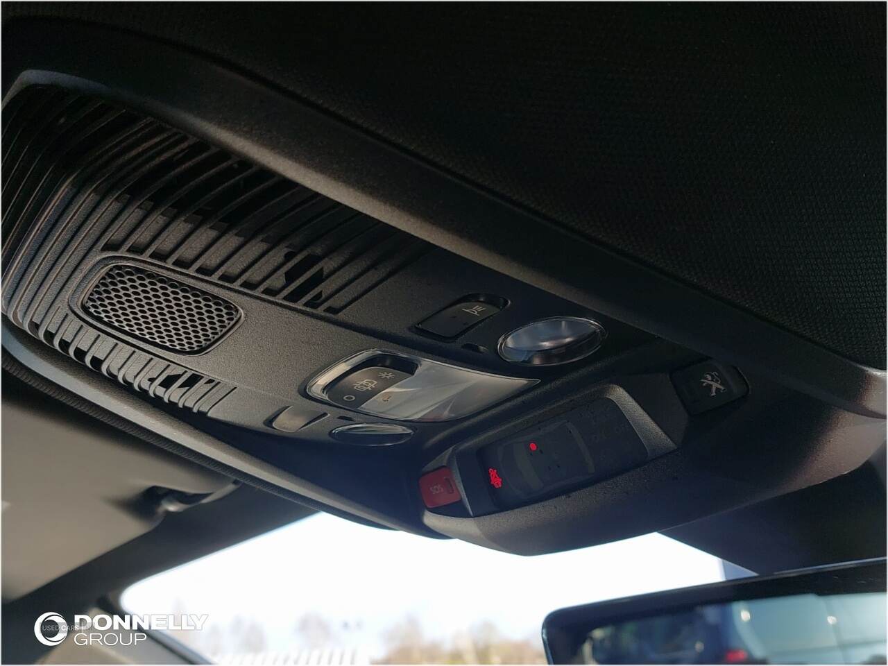 Oct 2023 Peugeot 3008 1.2 Hybrid 136 GT 5dr e-DSC6