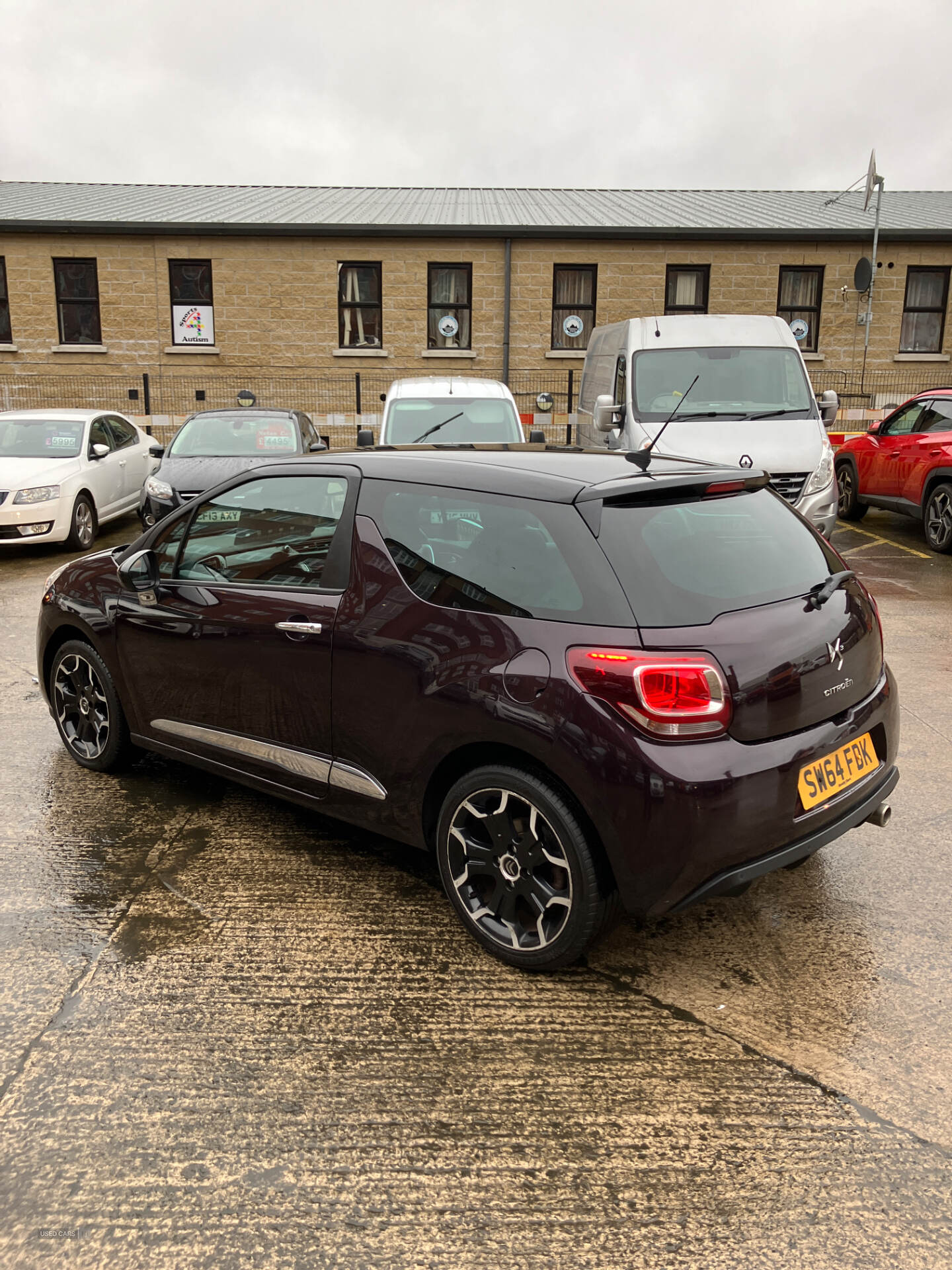 Nov 2014 Citroen DS3 1.6 e-HDi Airdream DStyle Plus 3dr
