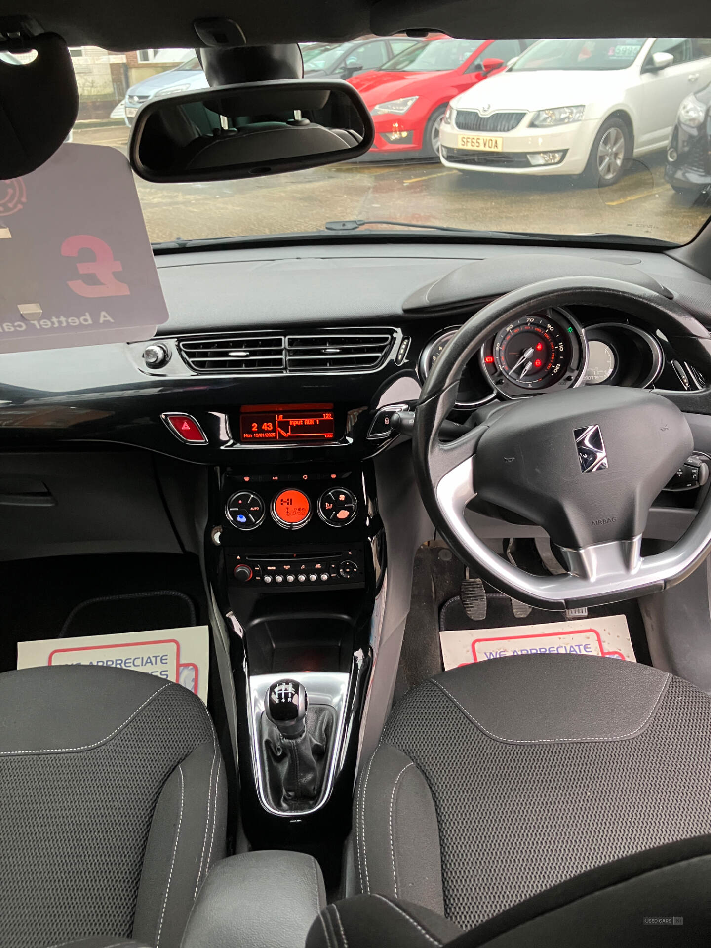 Nov 2014 Citroen DS3 1.6 e-HDi Airdream DStyle Plus 3dr