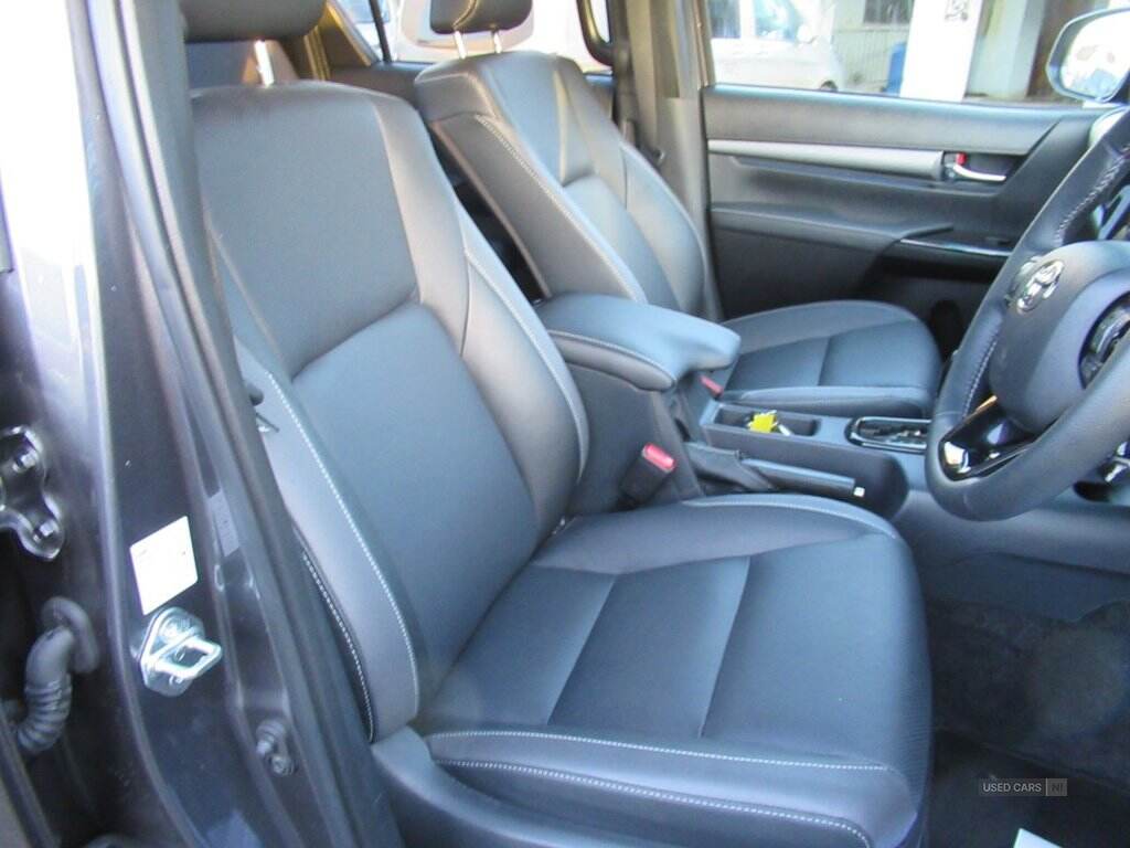 Jan 2025 Toyota Hi-lux Invincible X D/Cab Pick Up 2.8 Hybrid 48V Auto
