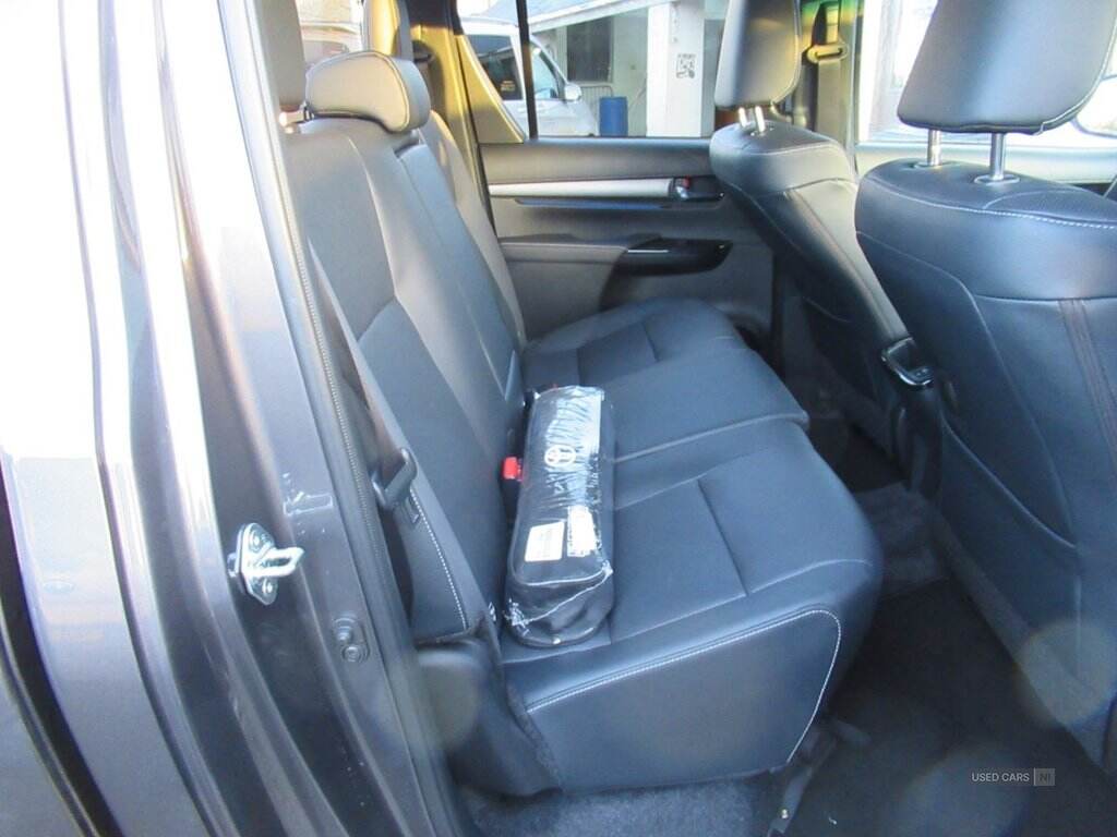 Jan 2025 Toyota Hi-lux Invincible X D/Cab Pick Up 2.8 Hybrid 48V Auto