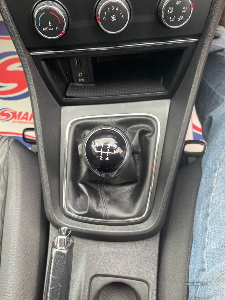 Jul 2015 Seat Leon 1.6 TDI 110 SE 5dr [Technology Pack]