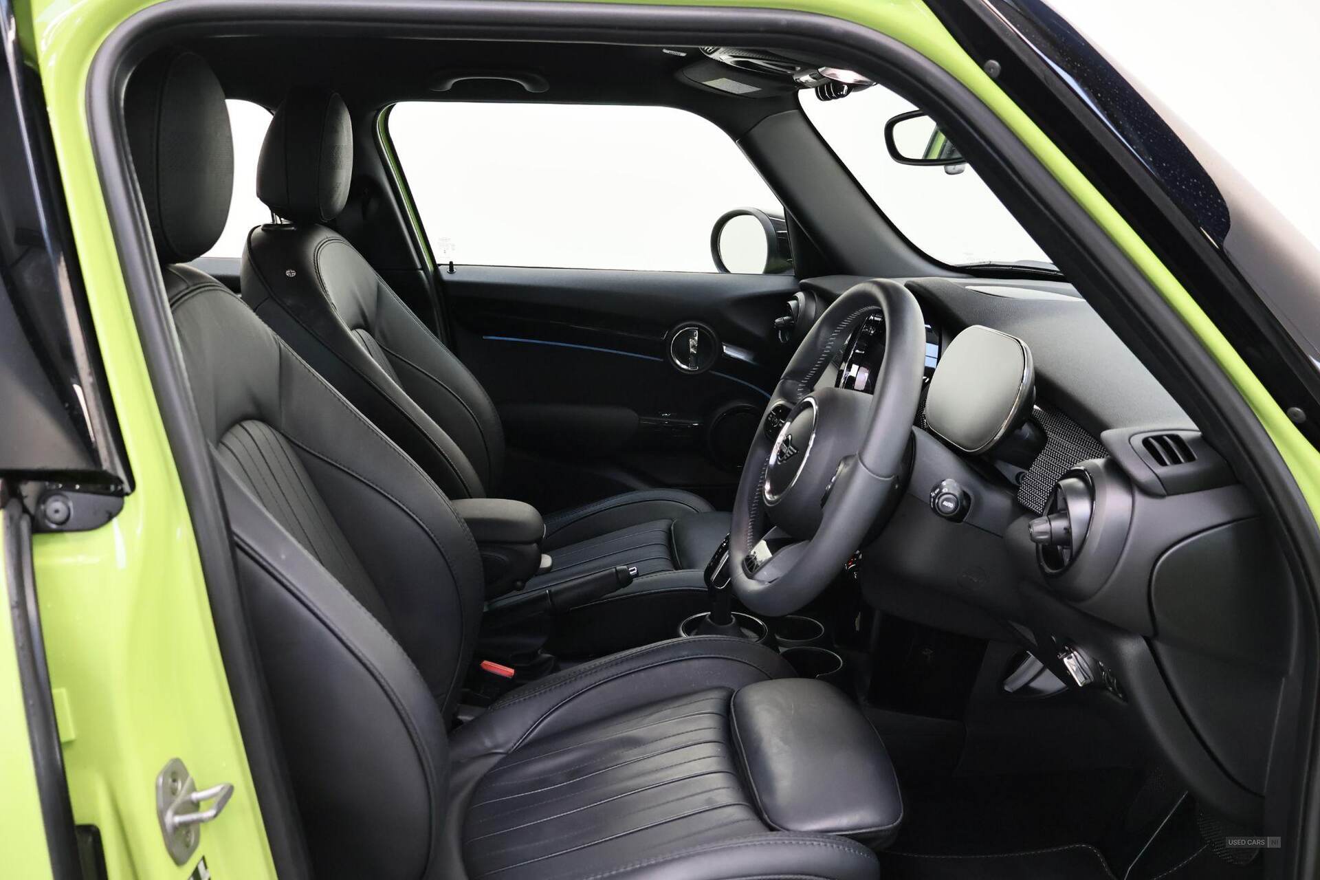 Mar 2024 MINI Hatch 1.5 Cooper Exclusive 5dr Auto [Comfort/Nav Pack]