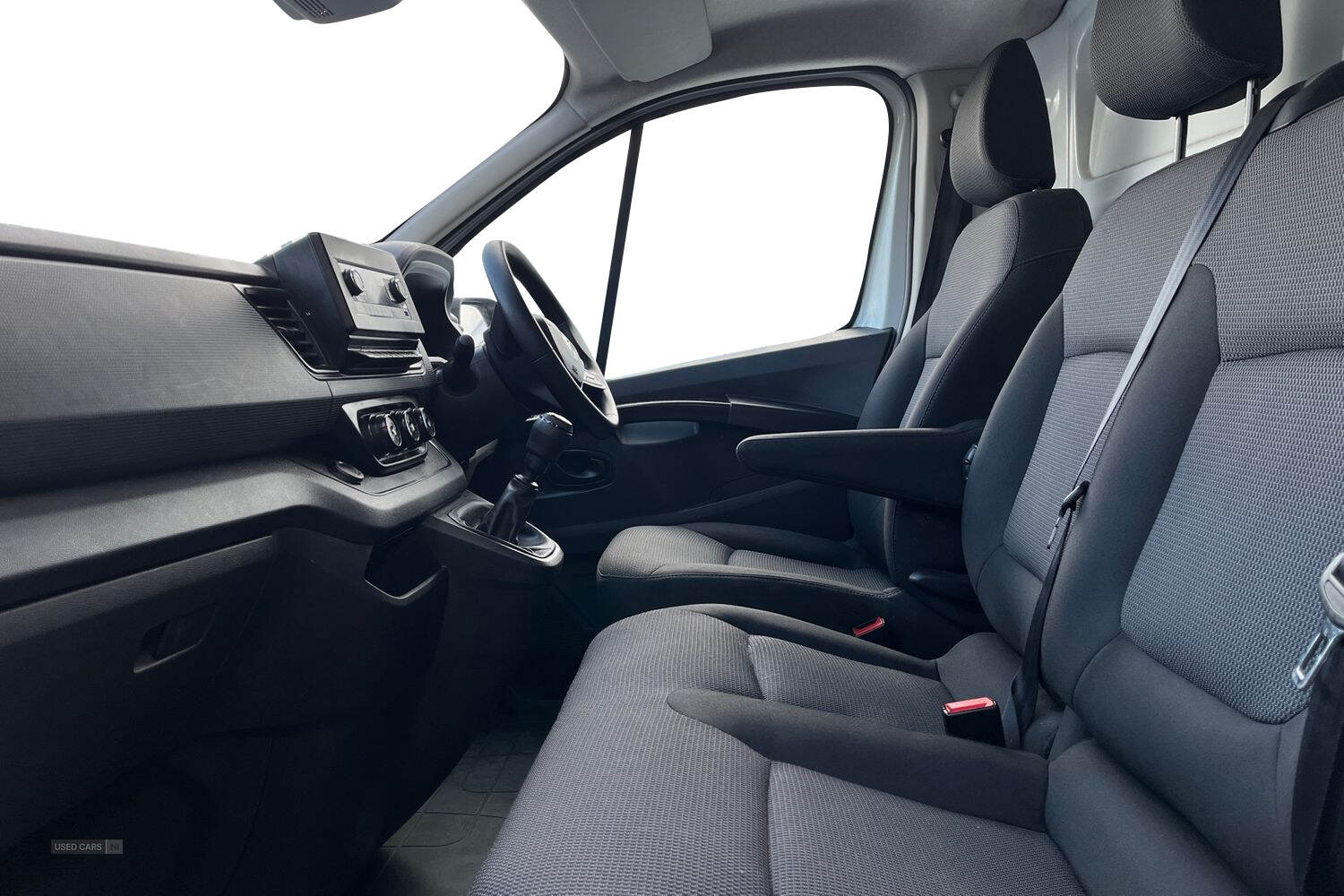 Jun 2022 Renault Trafic Business SWB SL28 Blue dCi 150ps, PLY LINED, ECO MODE, CRUISE CONTROL, BLUETOOTH, LED DAYTIME RUNNING LIGHTS
