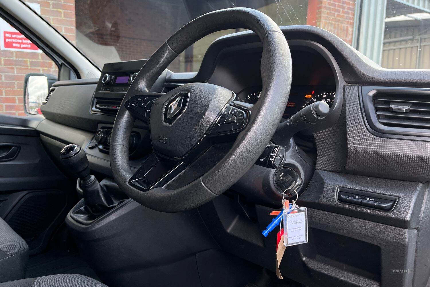 Jun 2022 Renault Trafic Business SWB SL28 Blue dCi 150ps, PLY LINED, ECO MODE, CRUISE CONTROL, BLUETOOTH, LED DAYTIME RUNNING LIGHTS