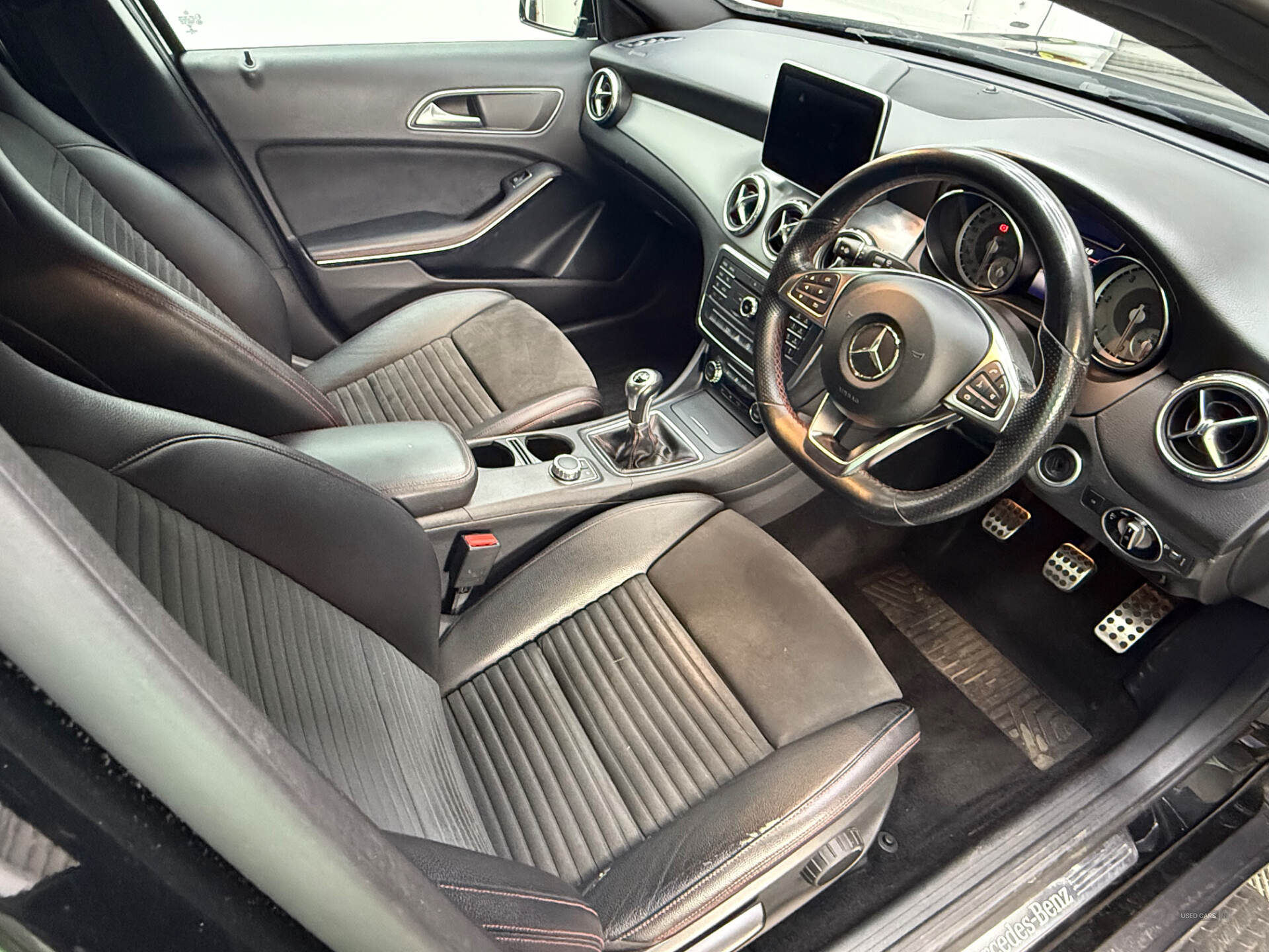 Oct 2015 Mercedes GLA-Class GLA 200d AMG Line 5dr