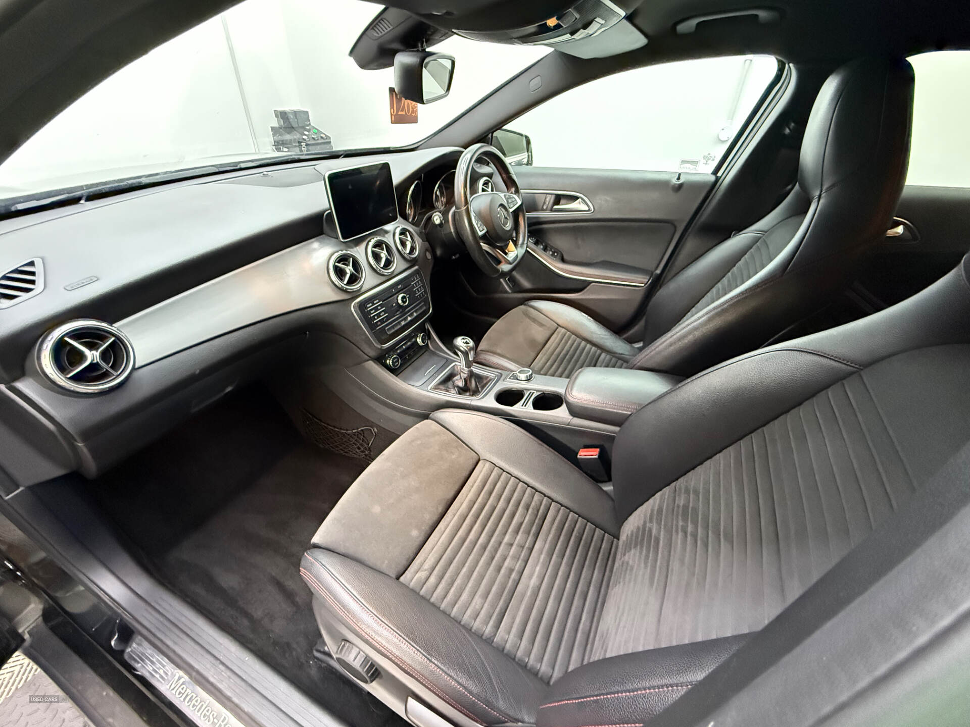 Oct 2015 Mercedes GLA-Class GLA 200d AMG Line 5dr