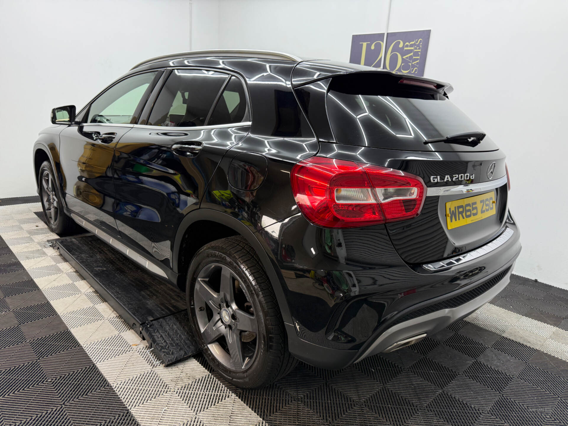 Oct 2015 Mercedes GLA-Class GLA 200d AMG Line 5dr