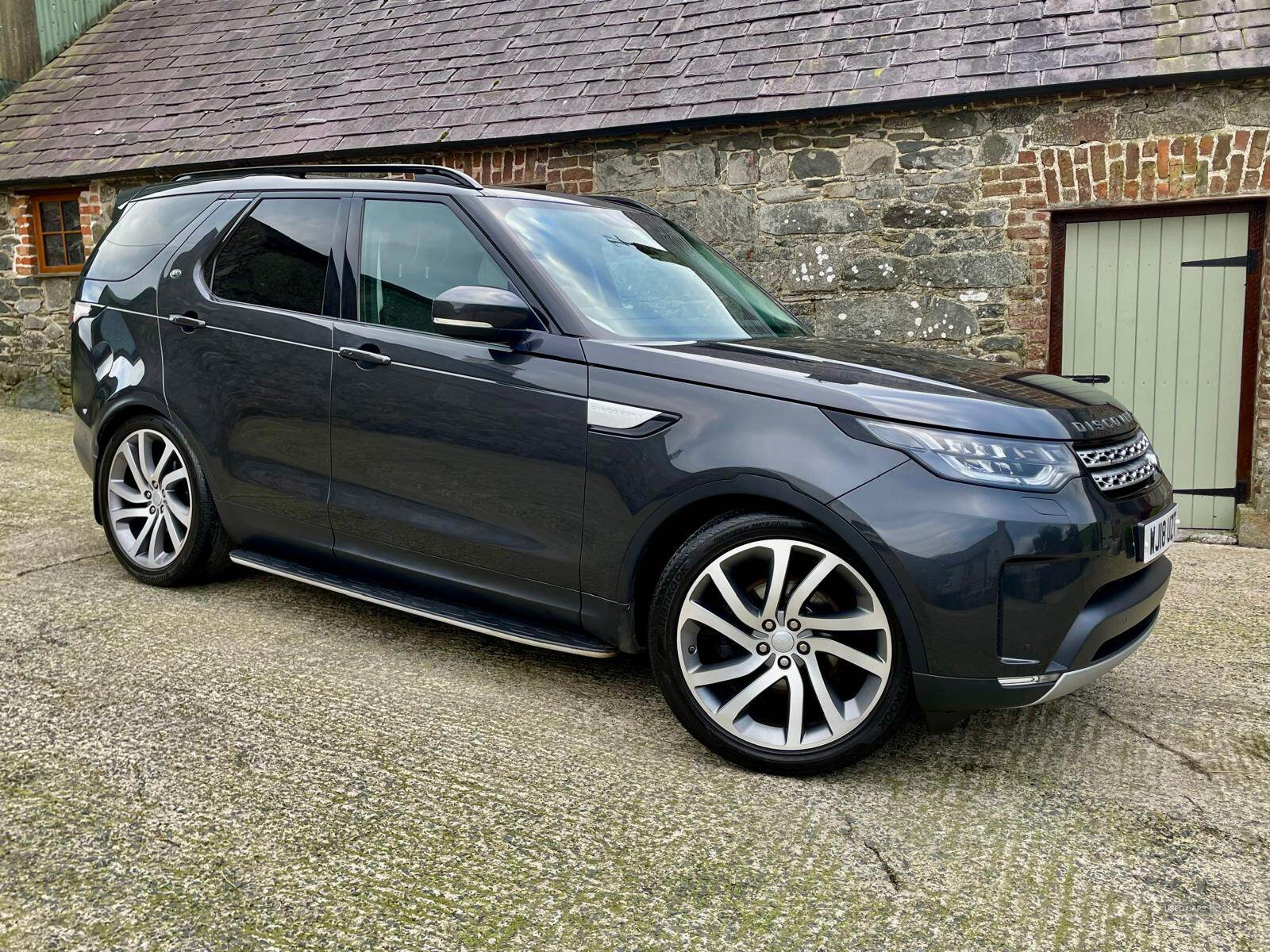 Mar 2018 Land Rover Discovery 3.0 TD6 HSE 5dr Auto