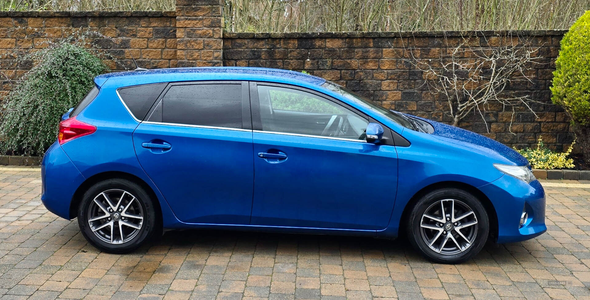 May 2015 Toyota Auris 1.33 Dual VVTi Icon+ 5dr