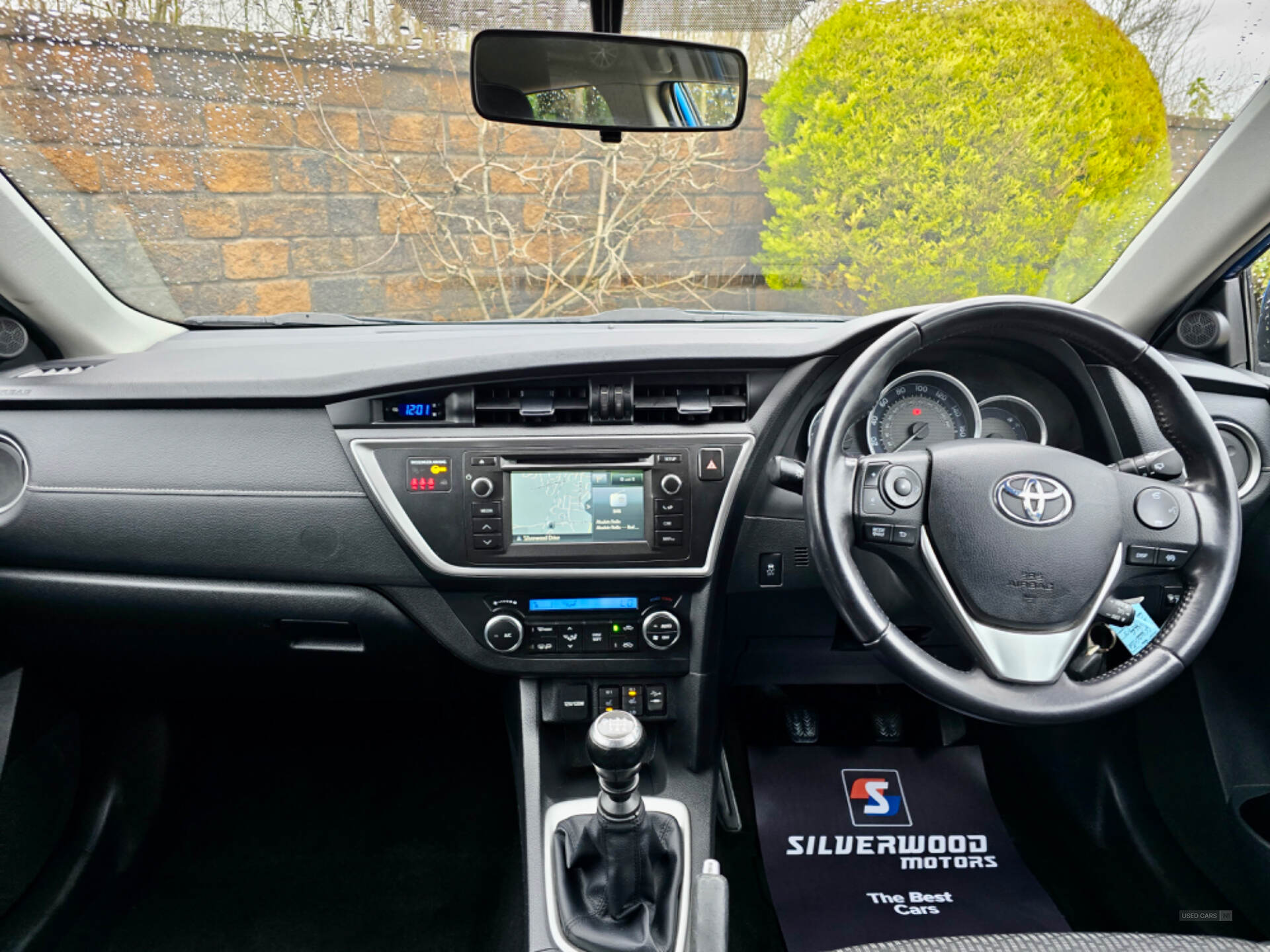 May 2015 Toyota Auris 1.33 Dual VVTi Icon+ 5dr