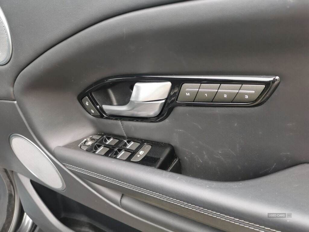 Mar 2017 Land Rover Range Rover Evoque 2.0 Si4 HSE Dynamic 2dr Auto