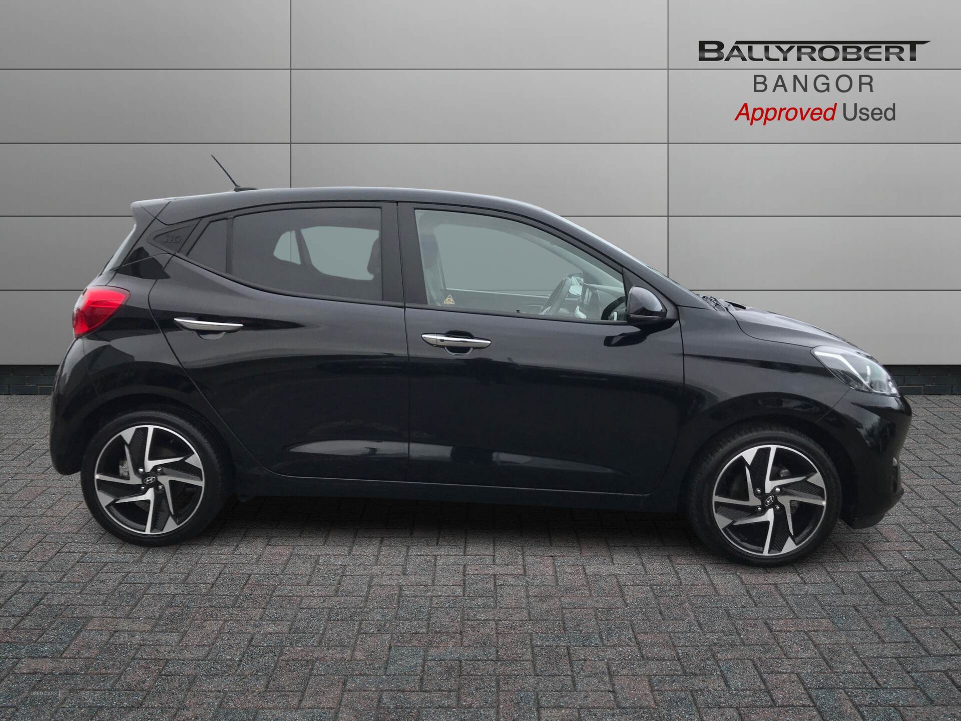 Apr 2023 Hyundai i10 1.0 MPi Premium 5dr Auto