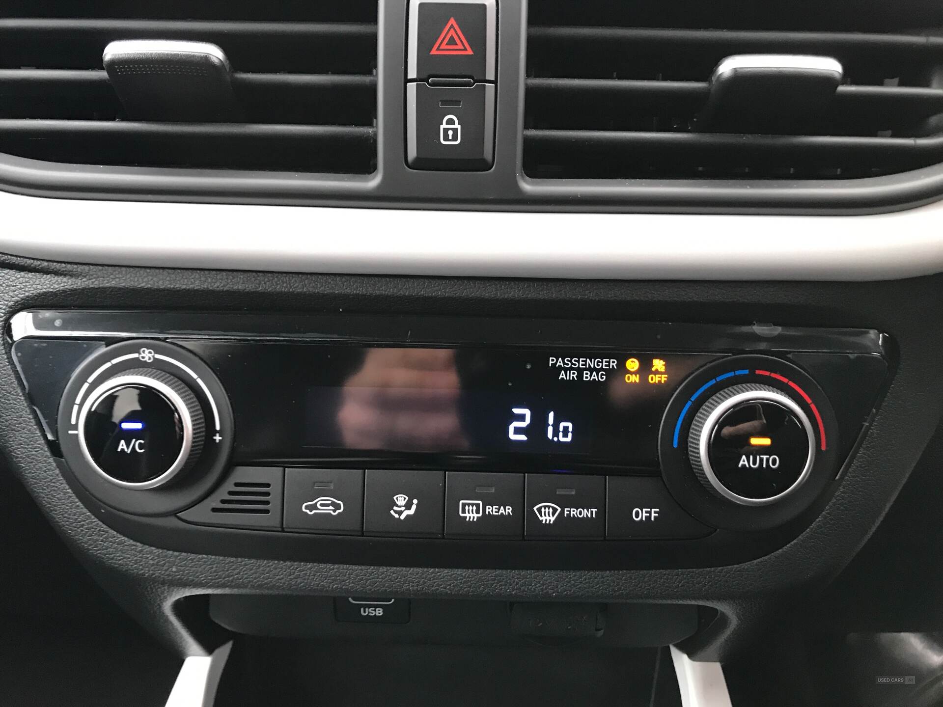 Apr 2023 Hyundai i10 1.0 MPi Premium 5dr Auto