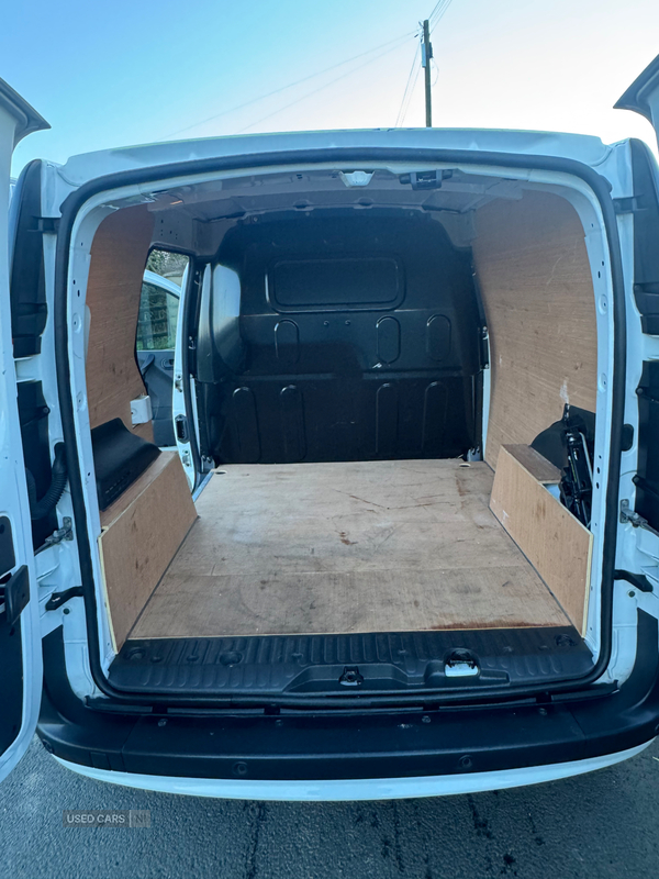 Renault Kangoo DIESEL in Down