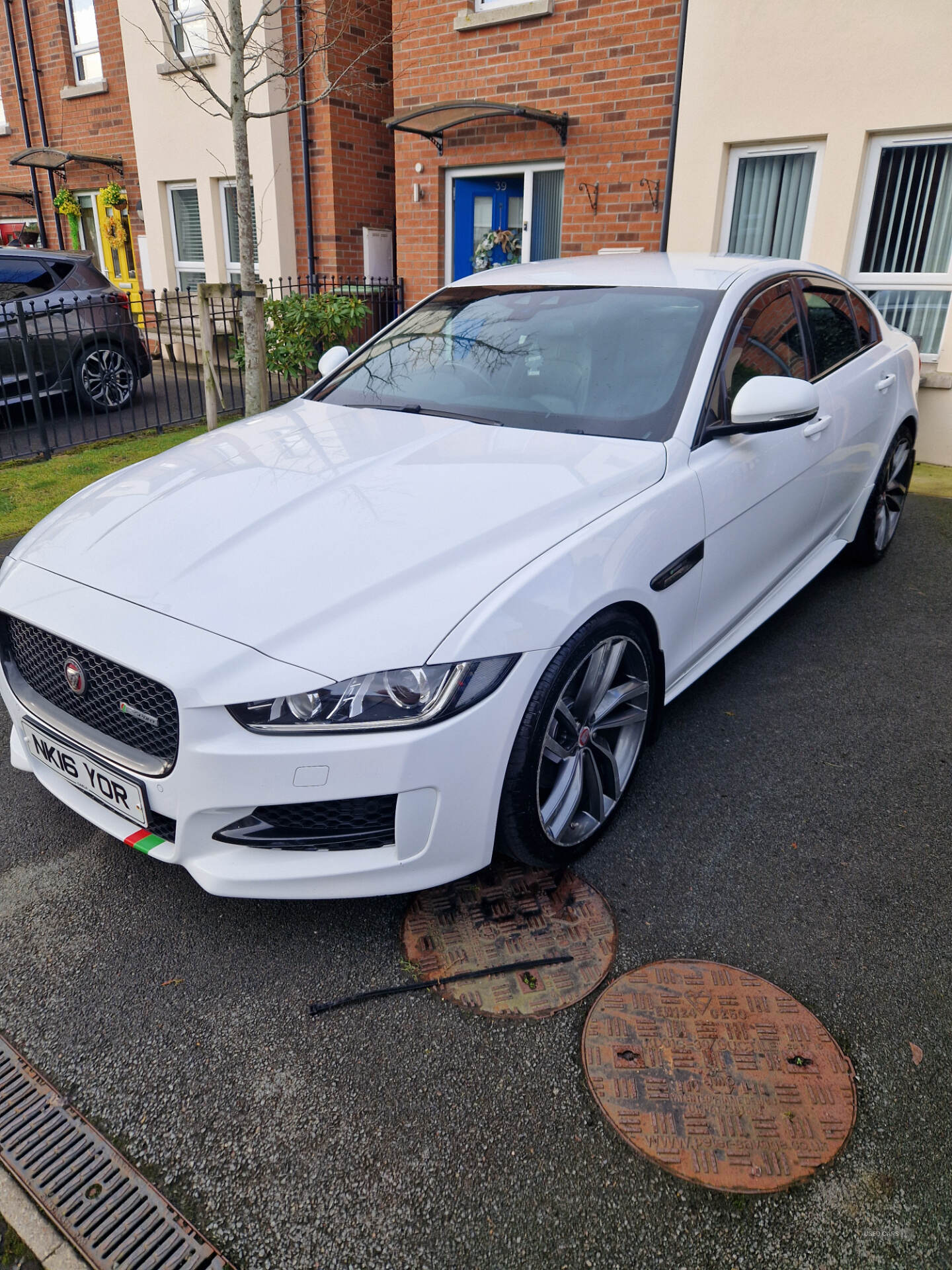 Mar 2016 Jaguar XE 2.0d R-Sport 4dr